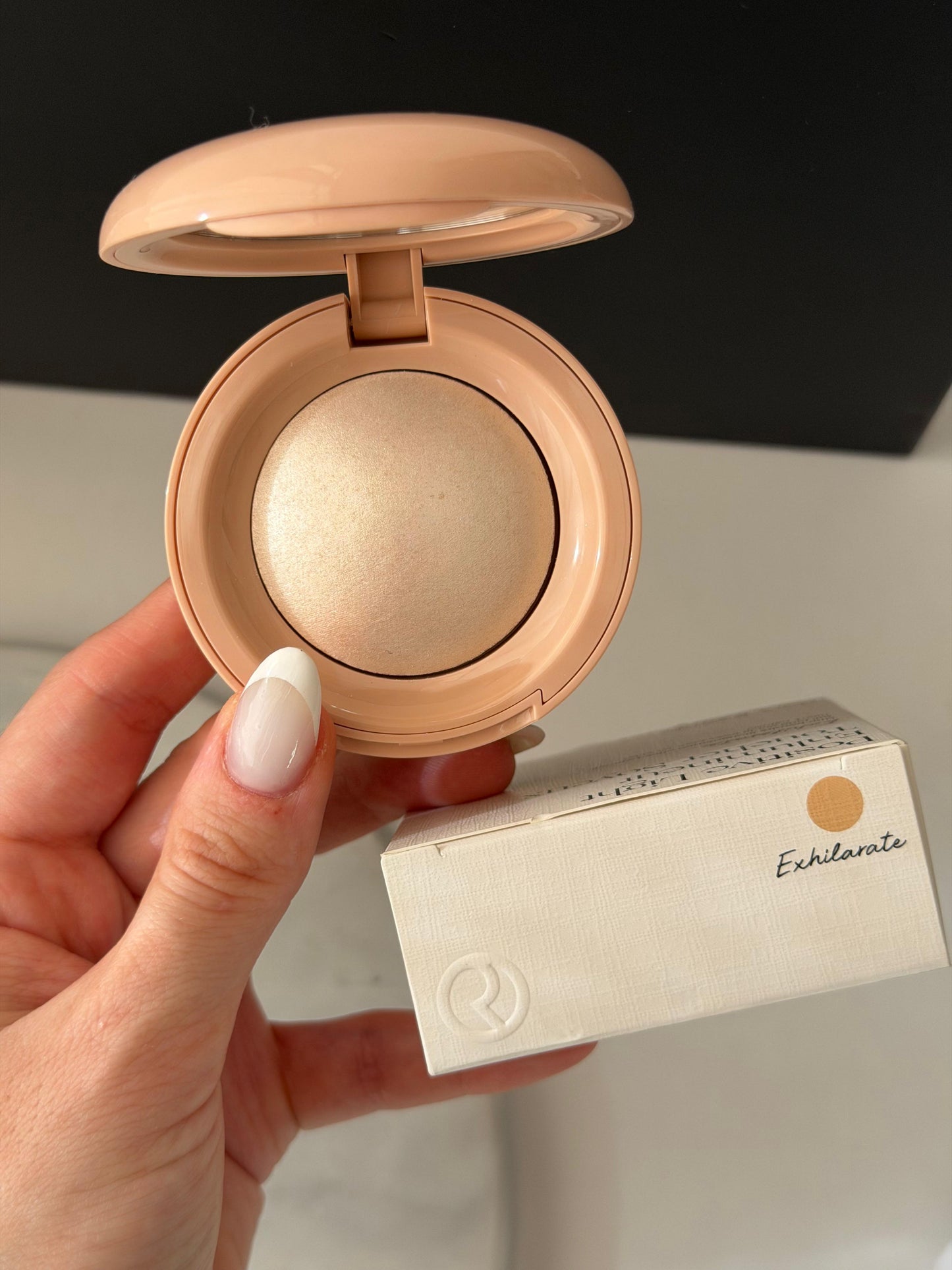 RARE BEAUTY Positive Light Silky Touch Highlighter - Exhilarate