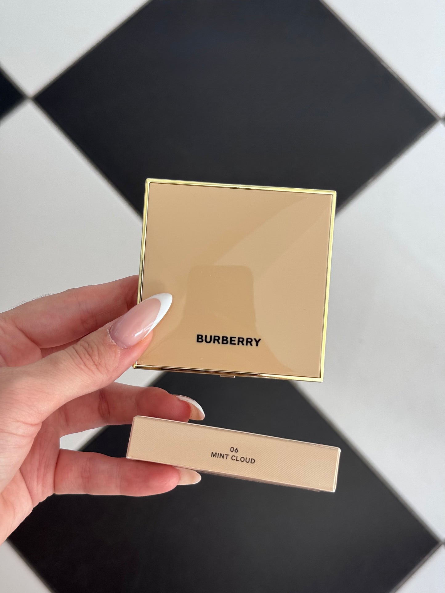 BURBERRY Beyond Wear Setting And Refining Powder – Mint Cloud