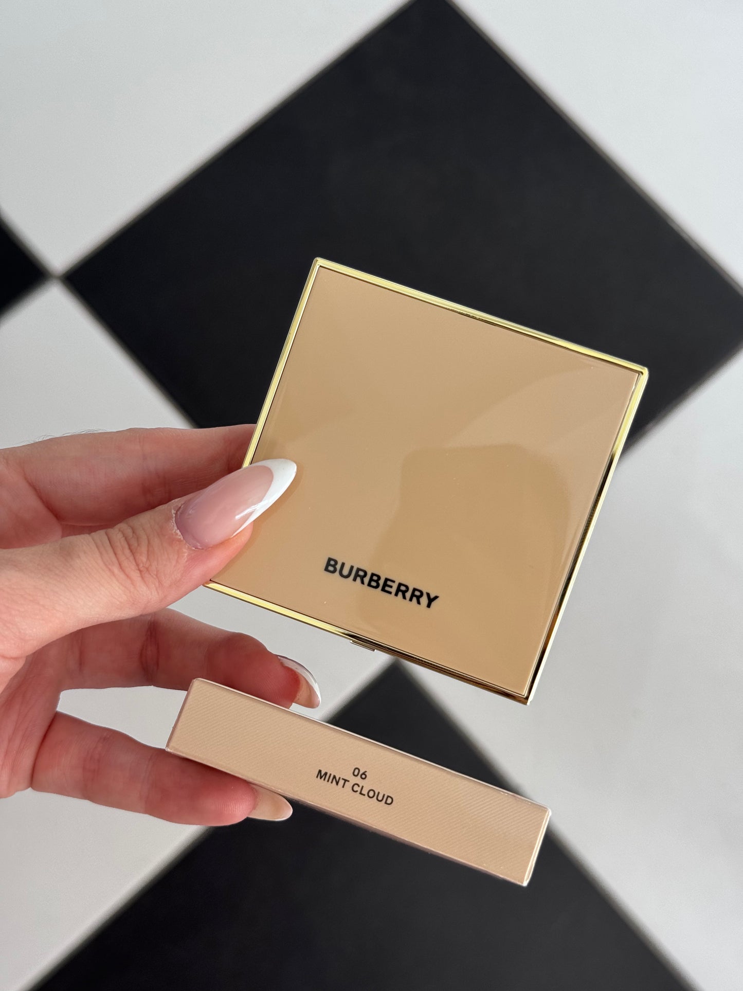 BURBERRY Beyond Wear Setting And Refining Powder – Mint Cloud