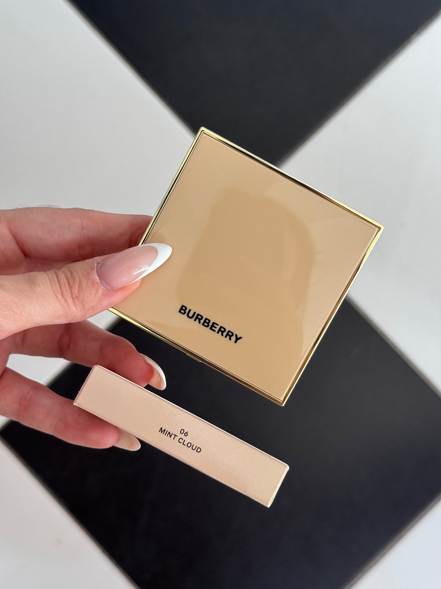 BURBERRY Beyond Wear Setting And Refining Powder – Mint Cloud
