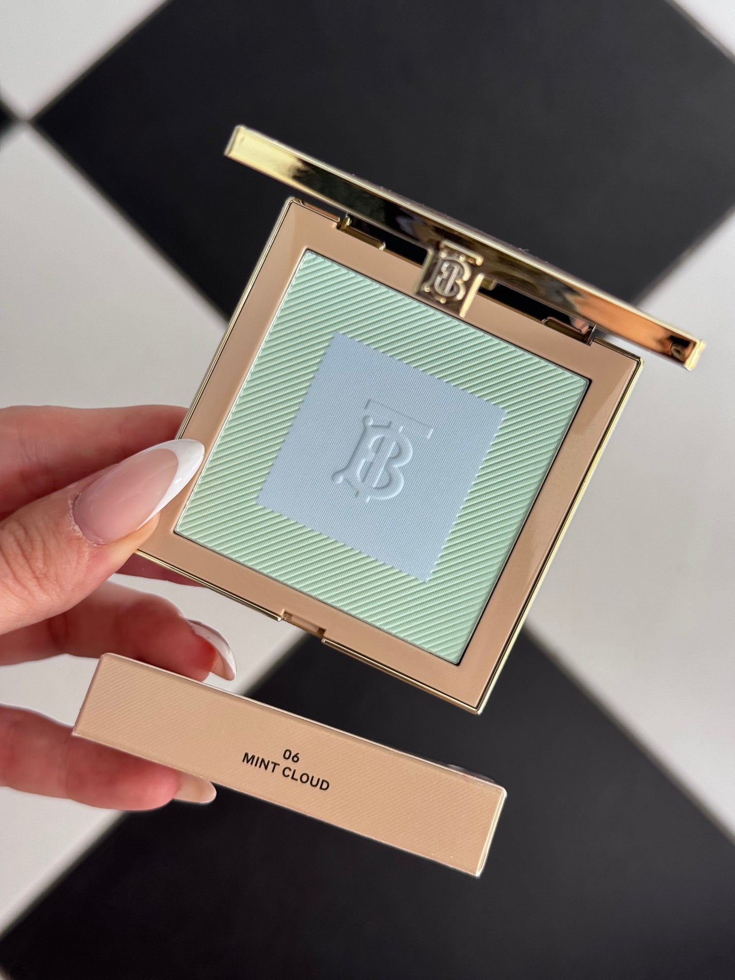 BURBERRY Beyond Wear Setting And Refining Powder – Mint Cloud