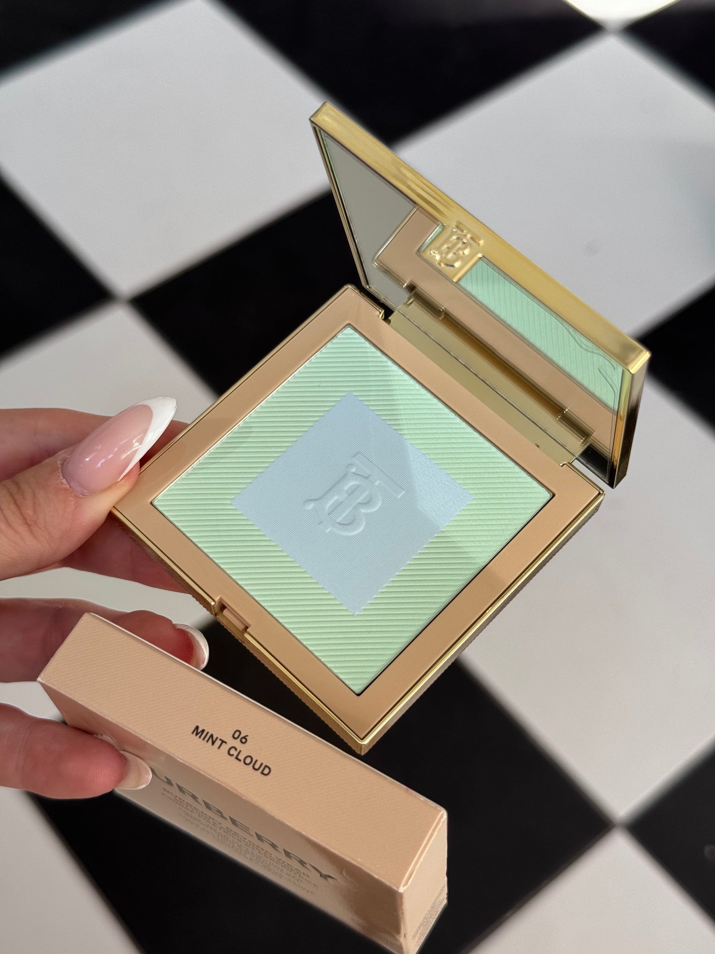 BURBERRY Beyond Wear Setting And Refining Powder – Mint Cloud