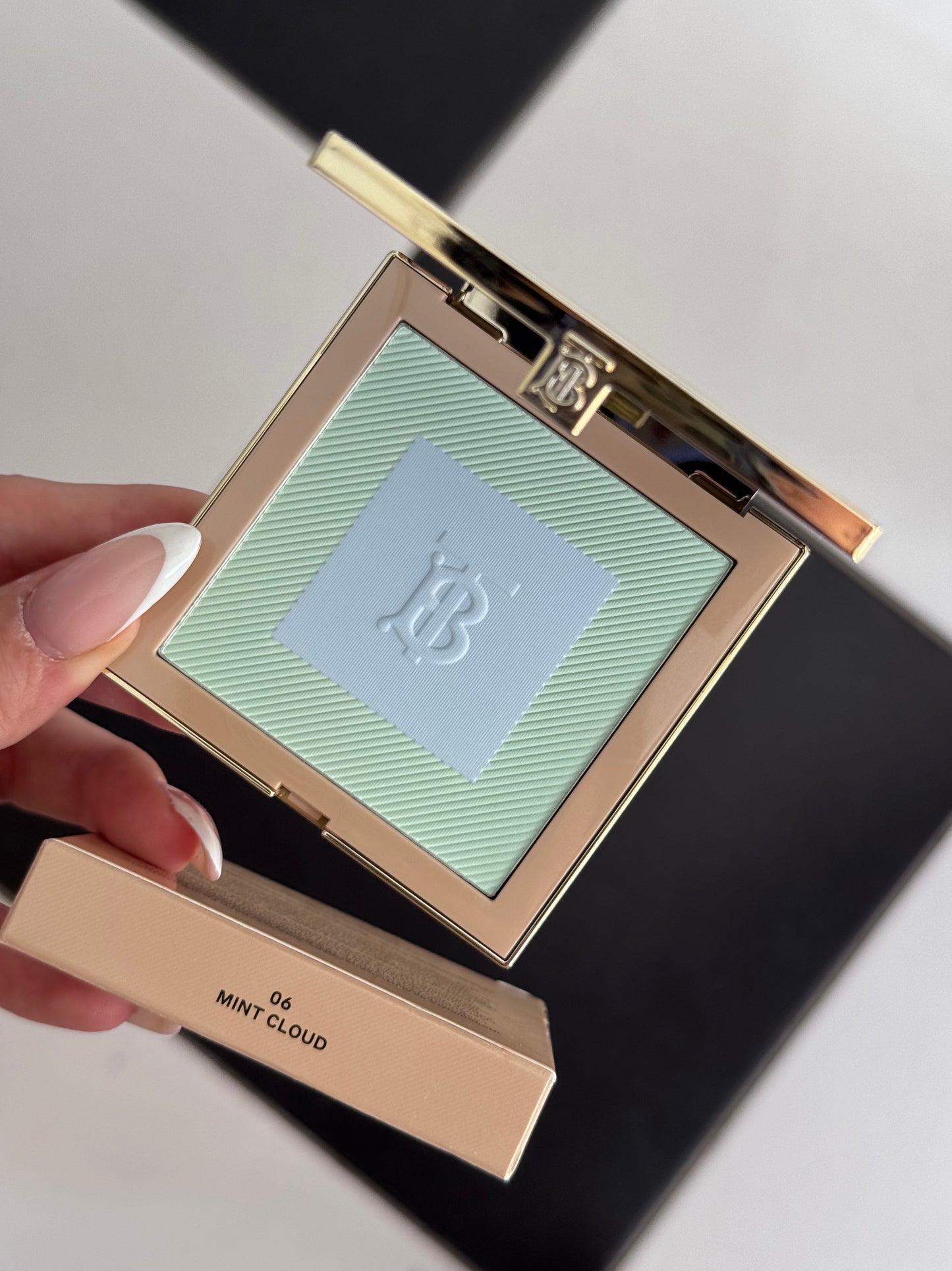 BURBERRY Beyond Wear Setting And Refining Powder – Mint Cloud