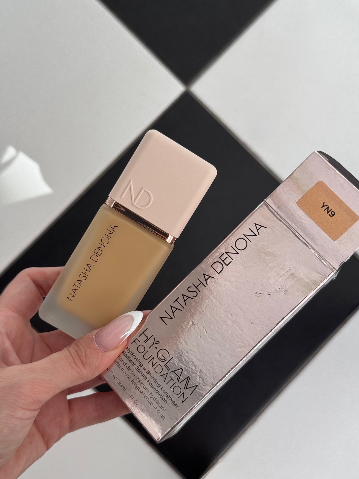 NATASHA DENONA Hy-Glam Foundation (YN9)
Hydrating, Blurring, Longwear Serum With Radiant, Creasless Coverage