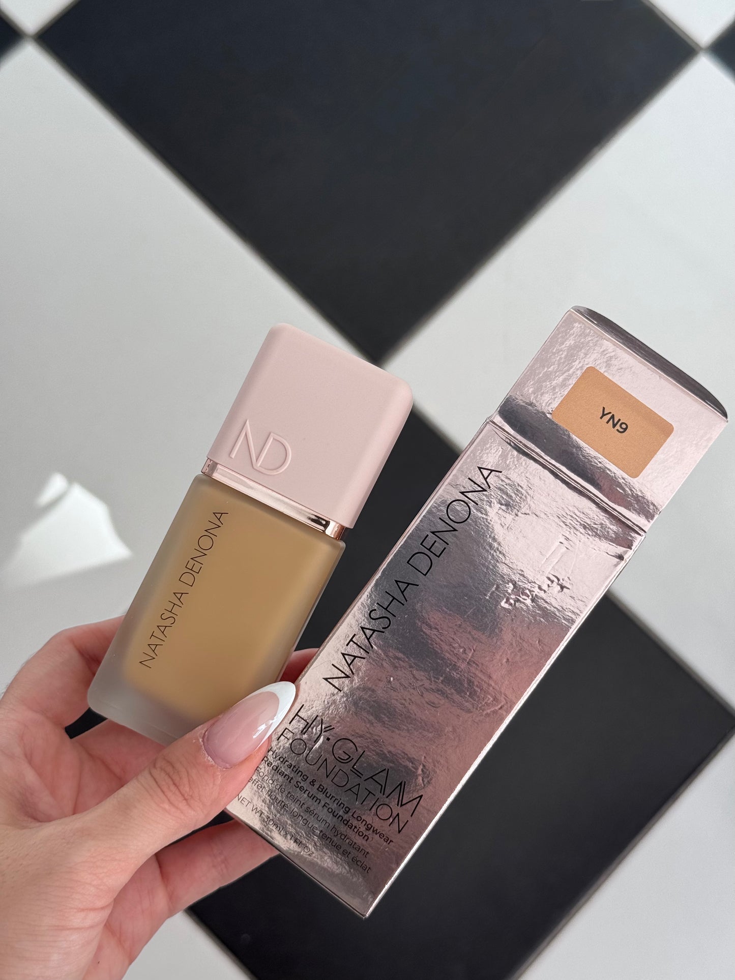 NATASHA DENONA Hy-Glam Foundation (YN9)
Hydrating, Blurring, Longwear Serum With Radiant, Creasless Coverage