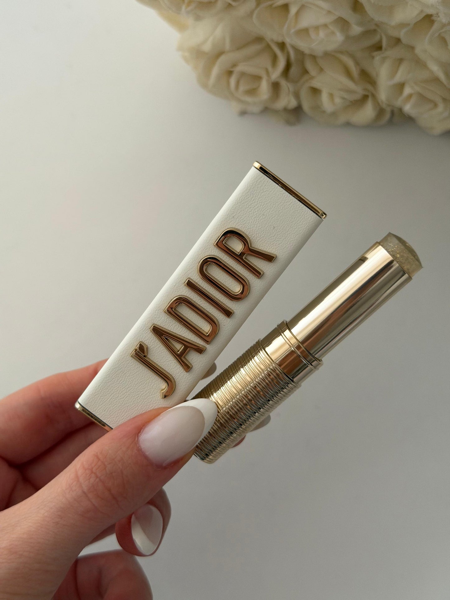 DIOR J’Adior Parfum Solide - Eau De Parfum
Alcohol-Free Fragrance Stick - Solar And Floral Notes