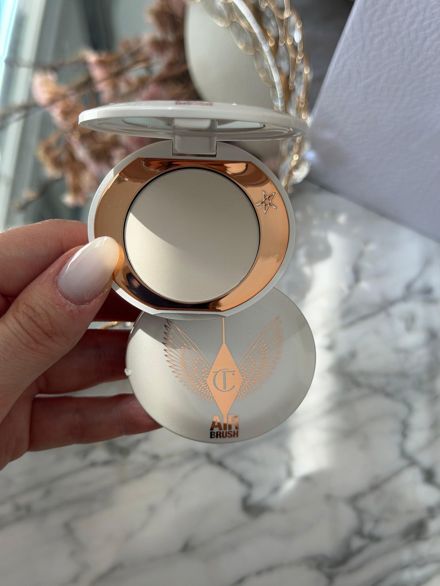 CHARLOTTE TILBURY Airbrush Brightening Flawless Finish - Fair-Medium