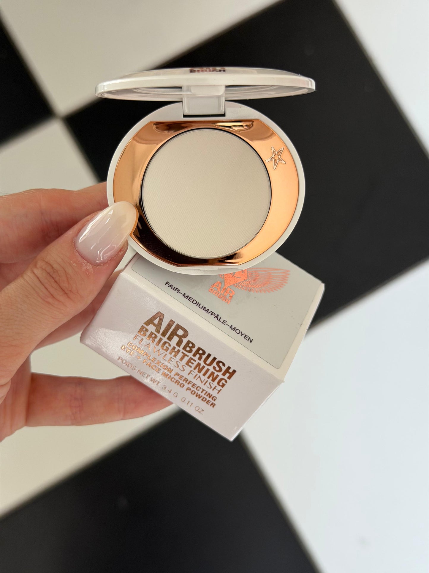 CHARLOTTE TILBURY Airbrush Brightening Flawless Finish - Fair-Medium
