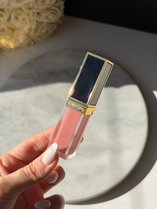 TOM FORD Liquid Lip Luxe Matte
Longwearing, Transfer-Resistant Liquid Lipstick (100)