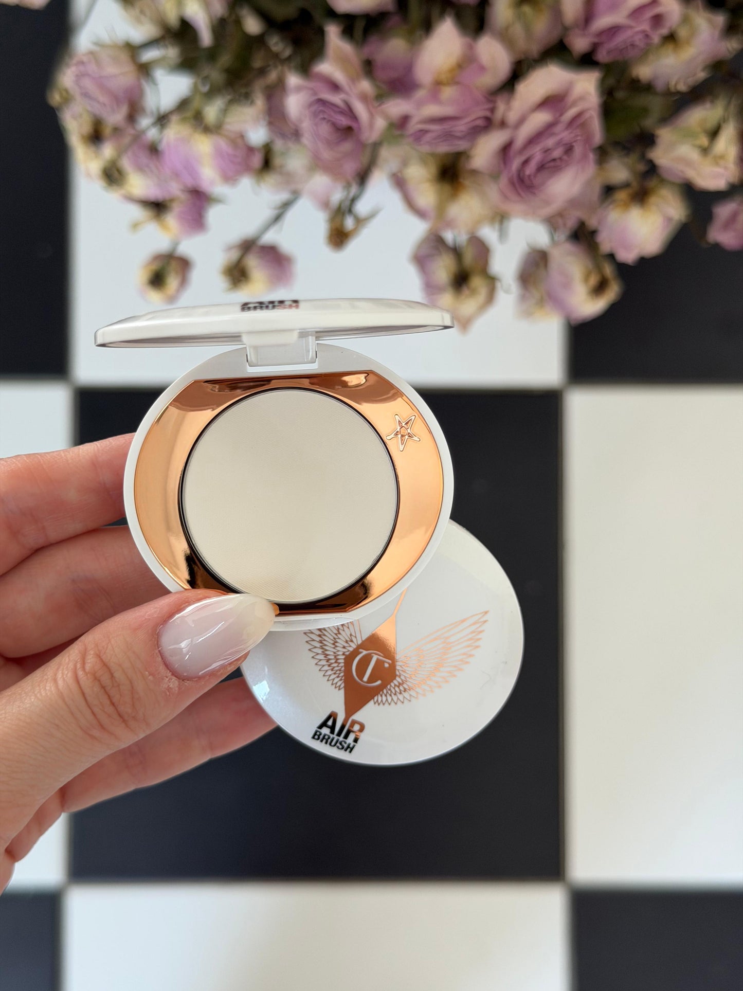 CHARLOTTE TILBURY Airbrush Brightening Flawless Finish - Fair-Medium