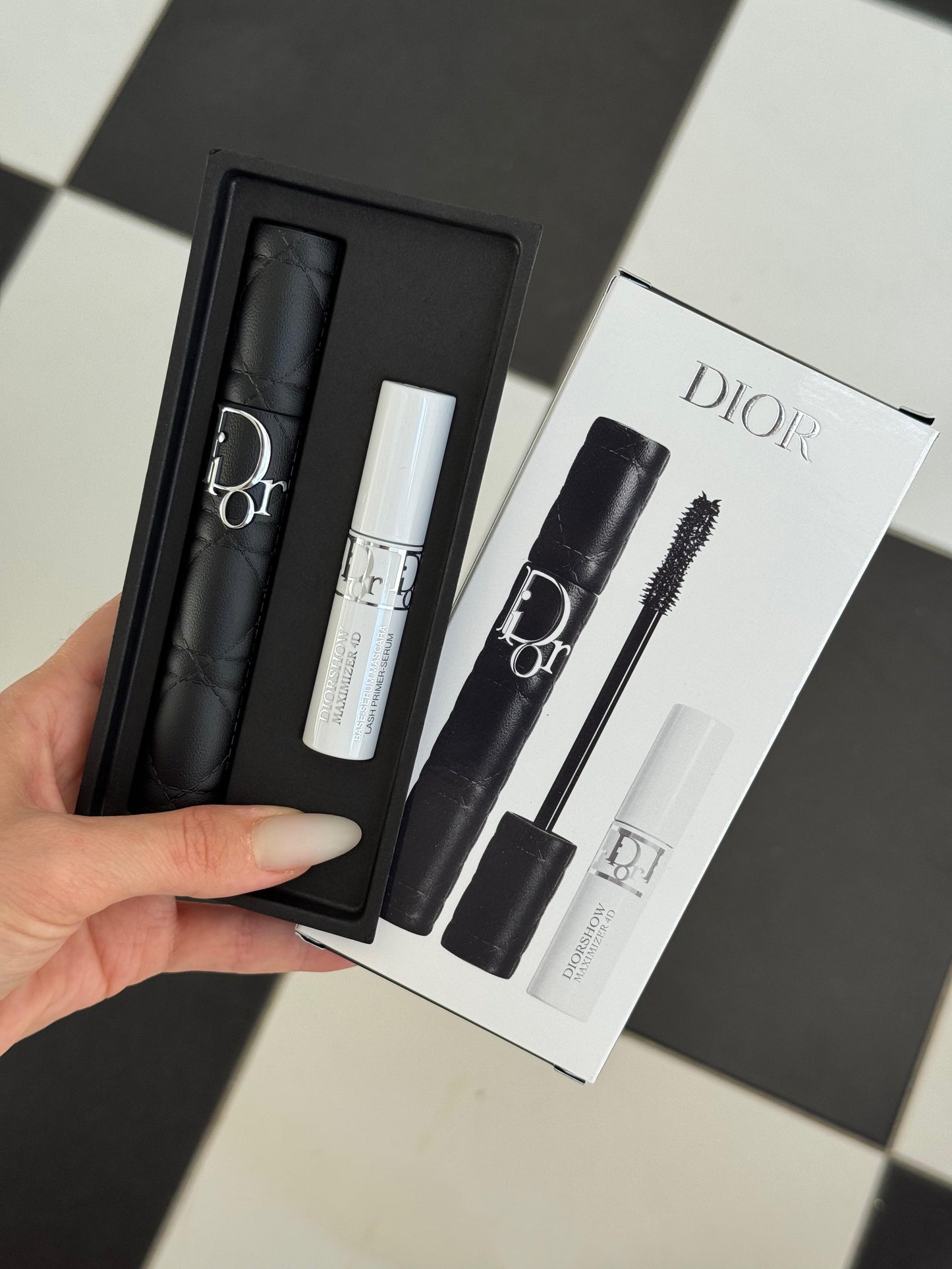 DIOR Diorshow Overvolume Set
Mascara and Mini Diorshow 4D Lash Primer-Serum - Eye Essentials Set for Volume and Definition