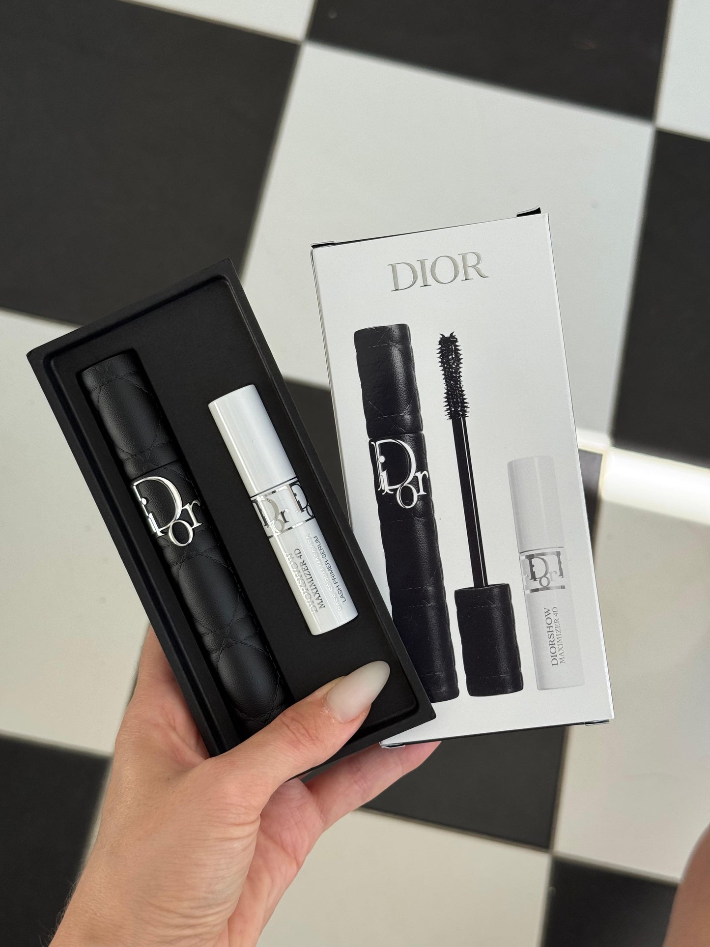 DIOR Diorshow Overvolume Set
Mascara and Mini Diorshow 4D Lash Primer-Serum - Eye Essentials Set for Volume and Definition