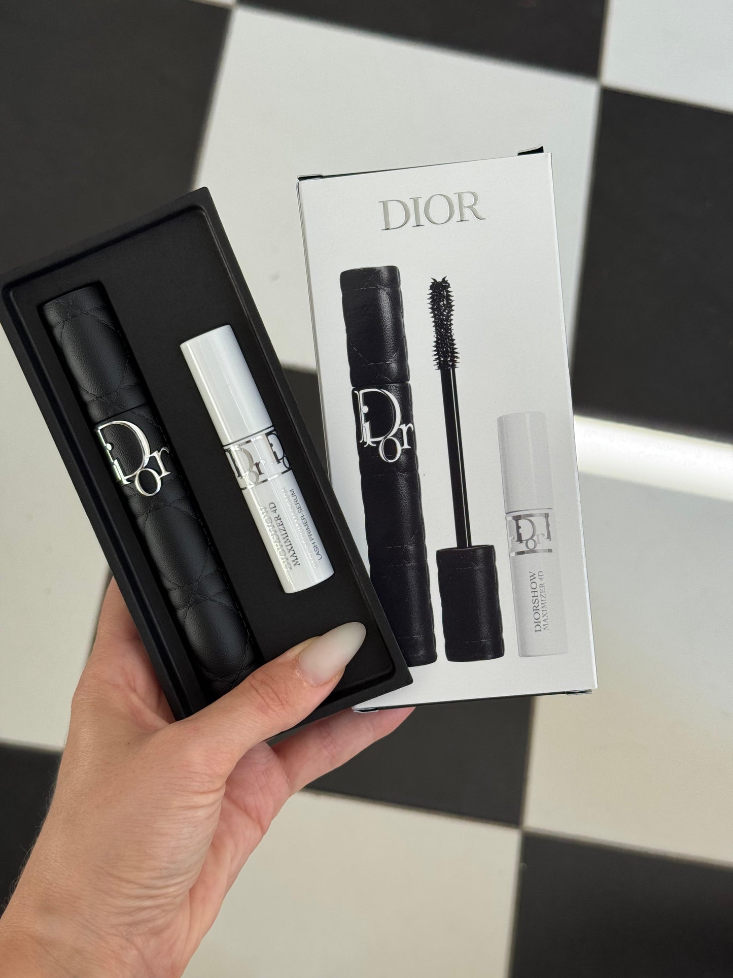 DIOR Diorshow Overvolume Set
Mascara and Mini Diorshow 4D Lash Primer-Serum - Eye Essentials Set for Volume and Definition