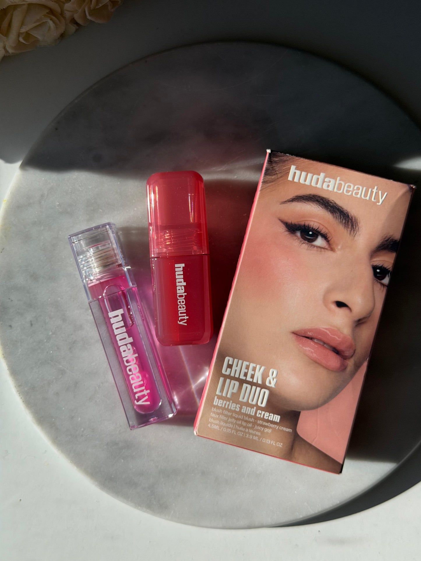 HUDA BEAUTY Cheek & Lip Duo Berries And Cream - Strawberry/Juicy
