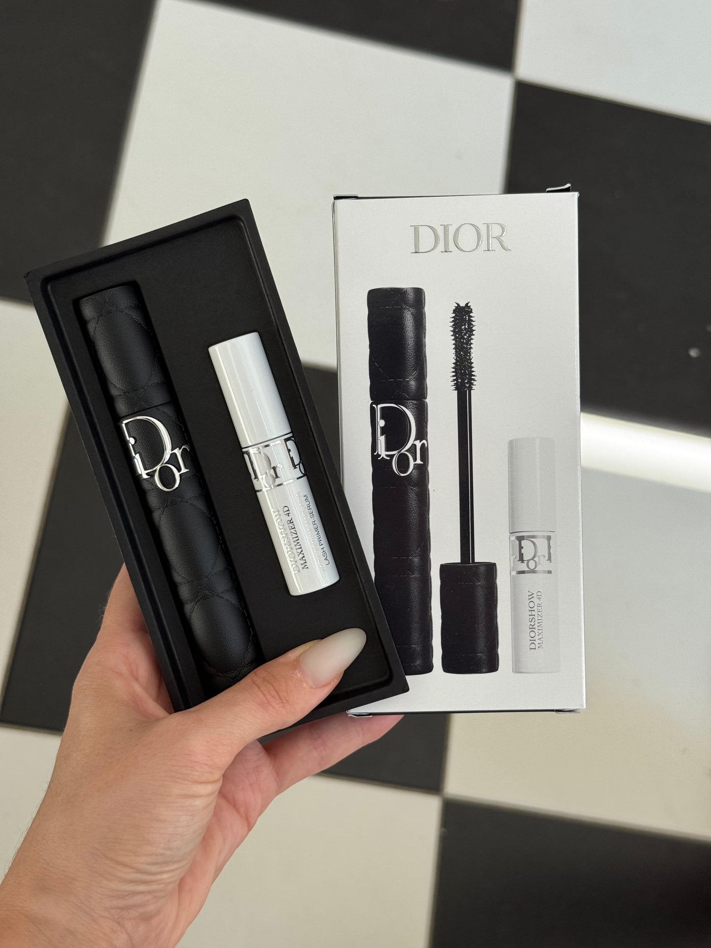 DIOR Diorshow Overvolume Set
Mascara and Mini Diorshow 4D Lash Primer-Serum - Eye Essentials Set for Volume and Definition