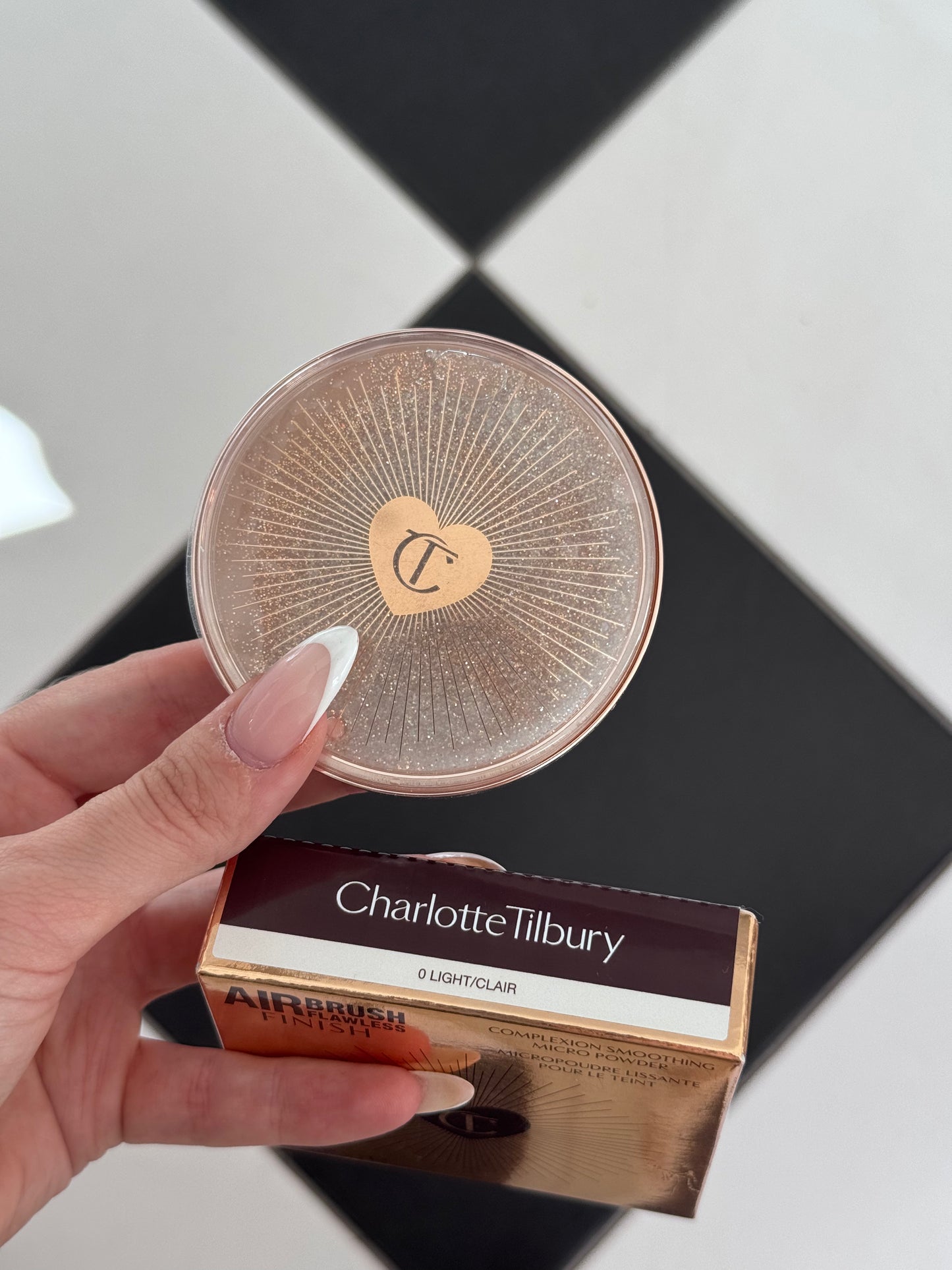 CHARLOTTE TILBURY Airbrush Flawless Finish - Complexion Smoothing Micro Powder (0)