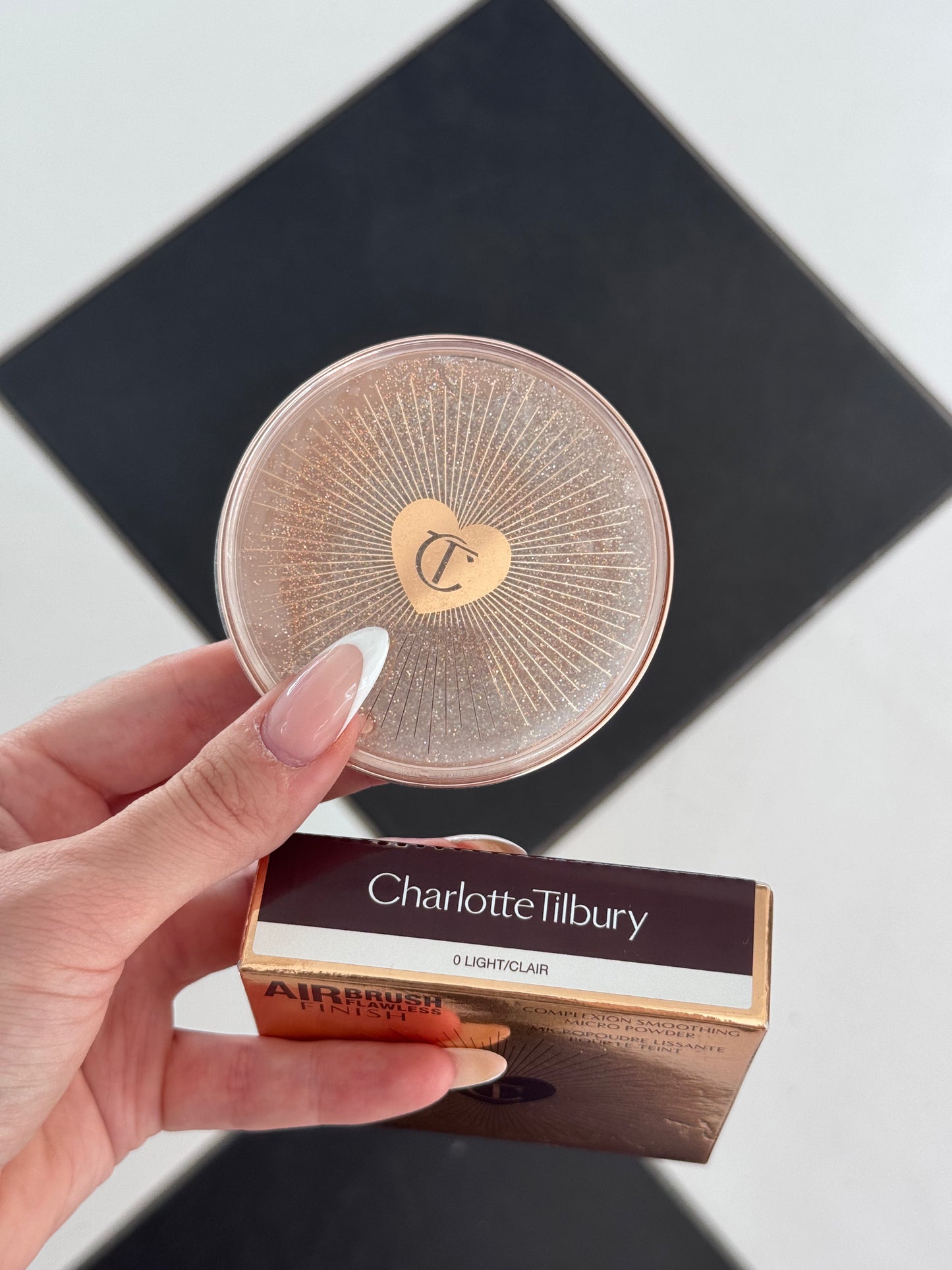 CHARLOTTE TILBURY Airbrush Flawless Finish - Complexion Smoothing Micro Powder (0)