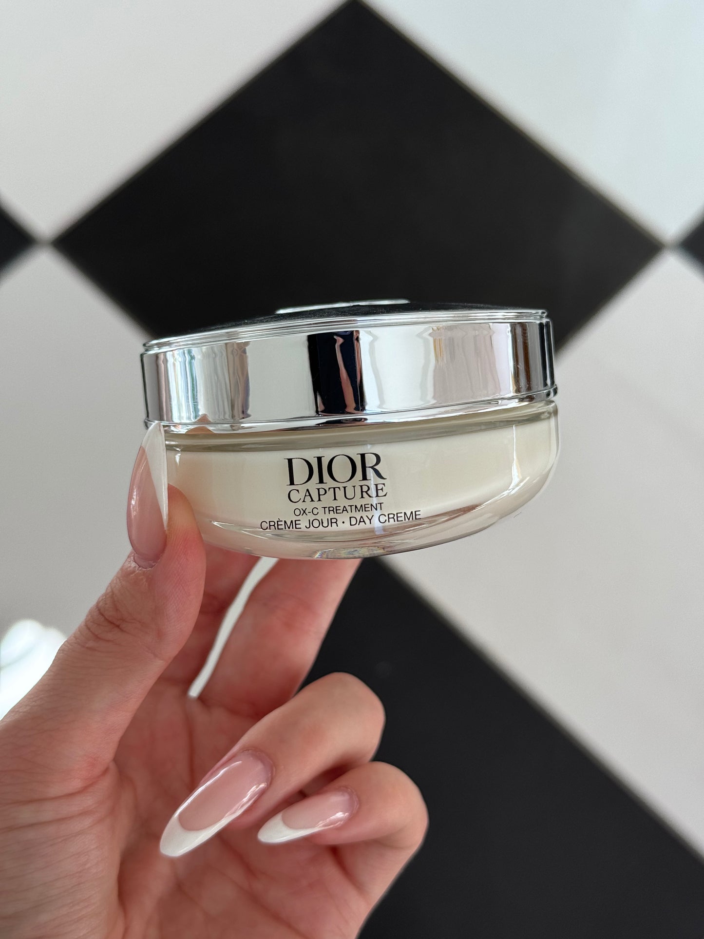 DIOR Capture OX-C Treatment Day 
Cream
Face and Neck Cream - High-Performance Anti-Aging Correction - Wrinkles and Firmness