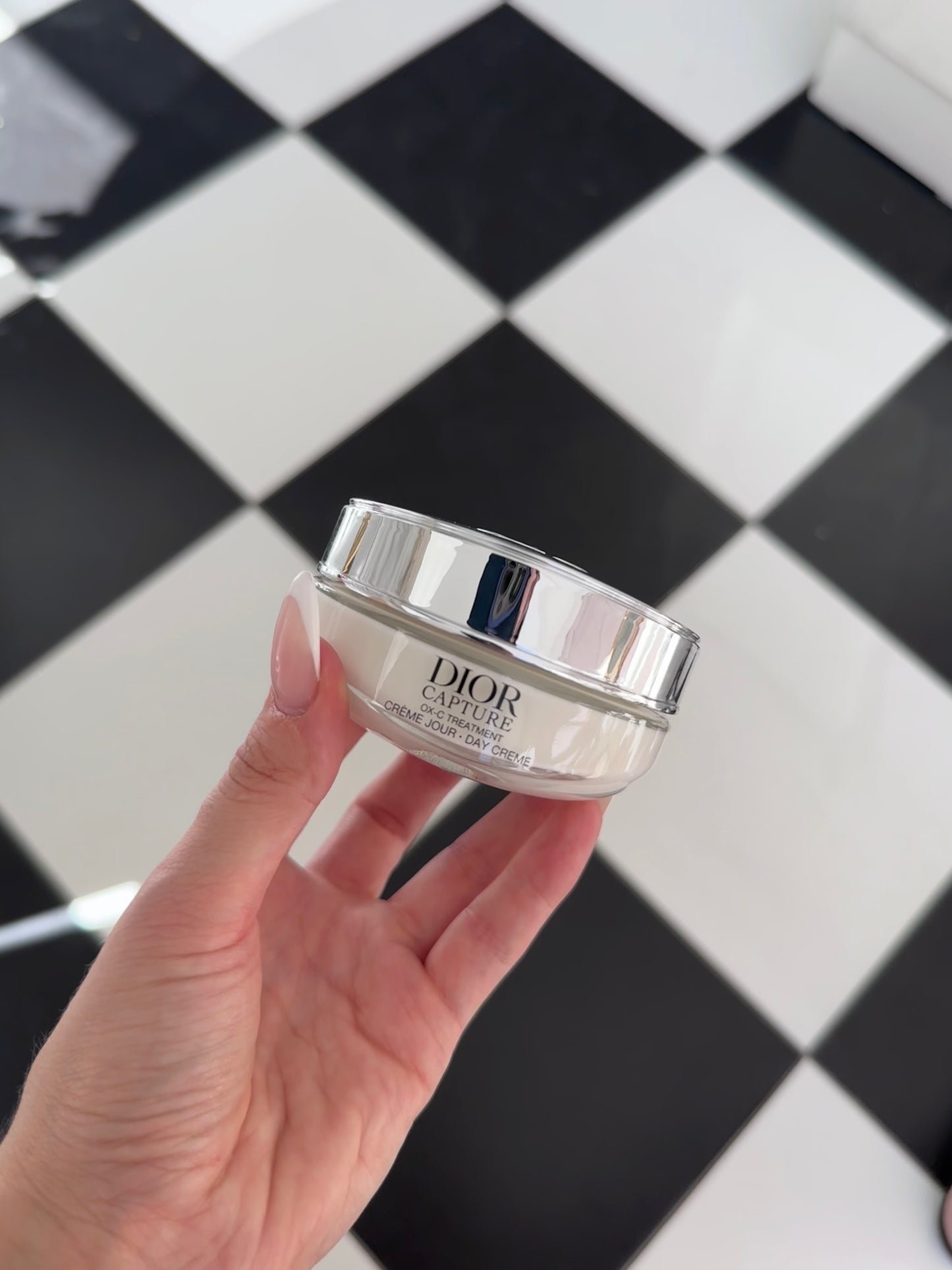 DIOR Capture OX-C Treatment Day 
Cream
Face and Neck Cream - High-Performance Anti-Aging Correction - Wrinkles and Firmness