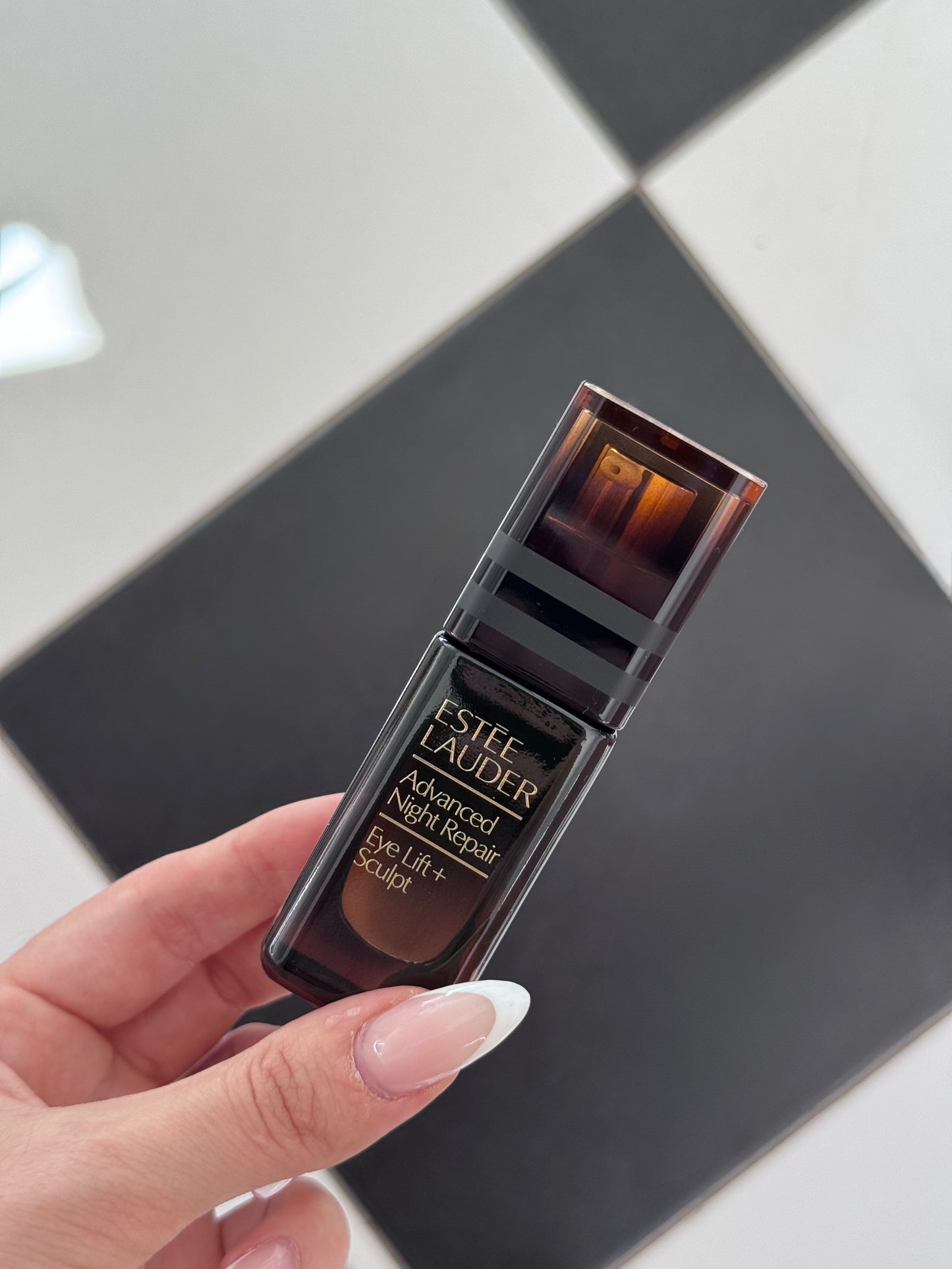 ESTEE LAUDER Advanced Night Repair Eye Lift & Sculpt - Eye Cream