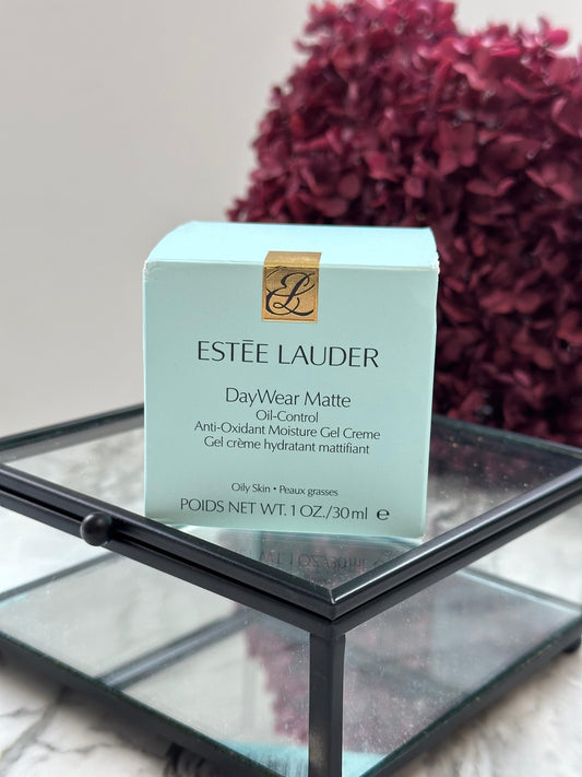 ESTÉE LAUDER DayWear Matte Moisturizer
Oil-Control Anti-Oxidant Hydratation Moisture Gel Creme