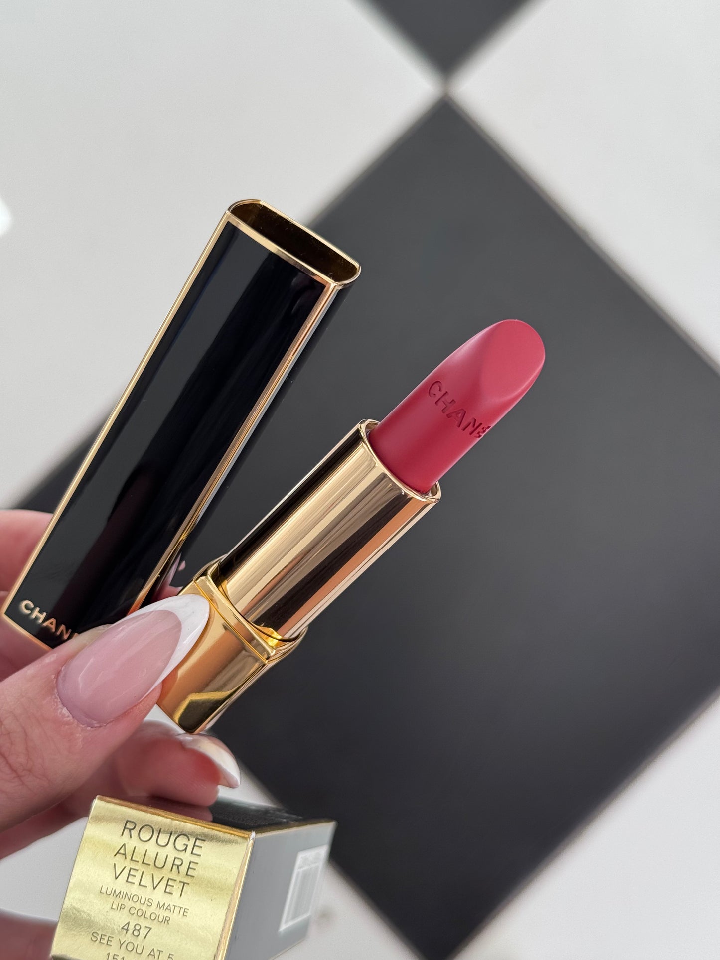 CHANEL Rouge Allure Velvet (487)
Luminous Matte Lipstick - Limited Edition