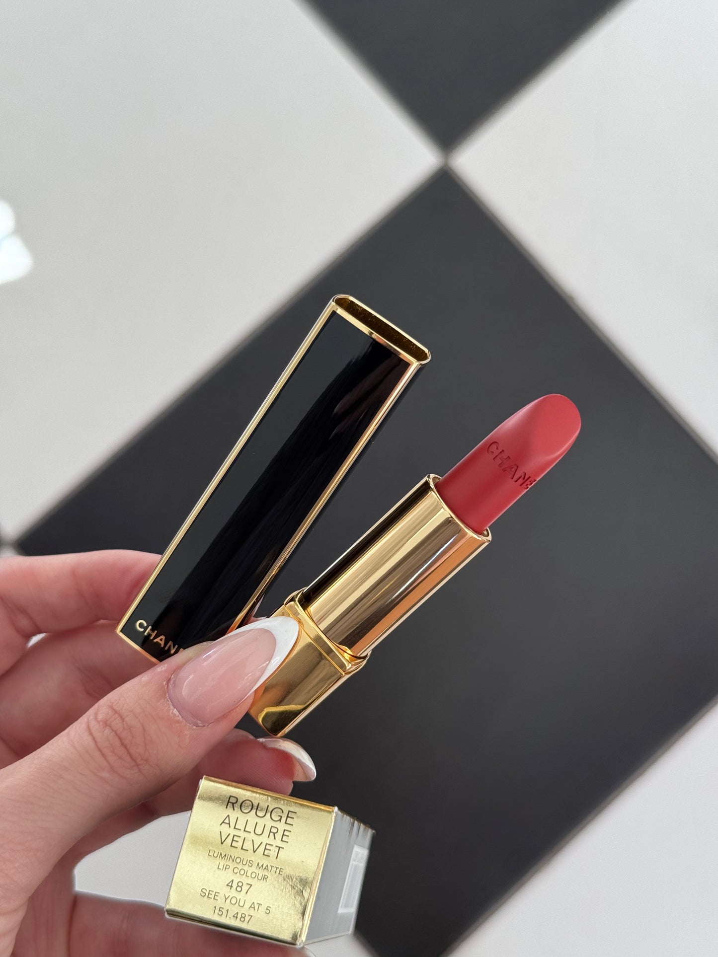 CHANEL Rouge Allure Velvet (487)
Luminous Matte Lipstick - Limited Edition