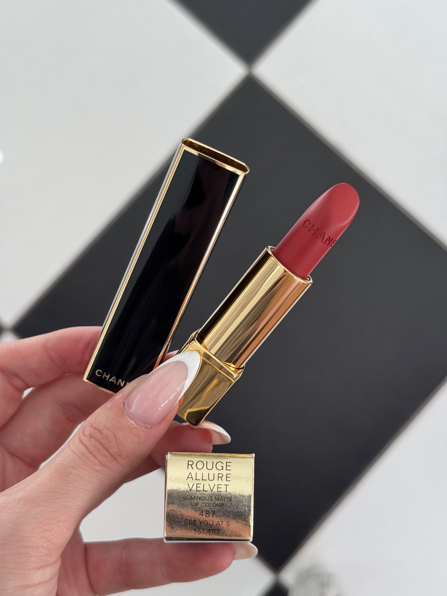 CHANEL Rouge Allure Velvet (487)
Luminous Matte Lipstick - Limited Edition