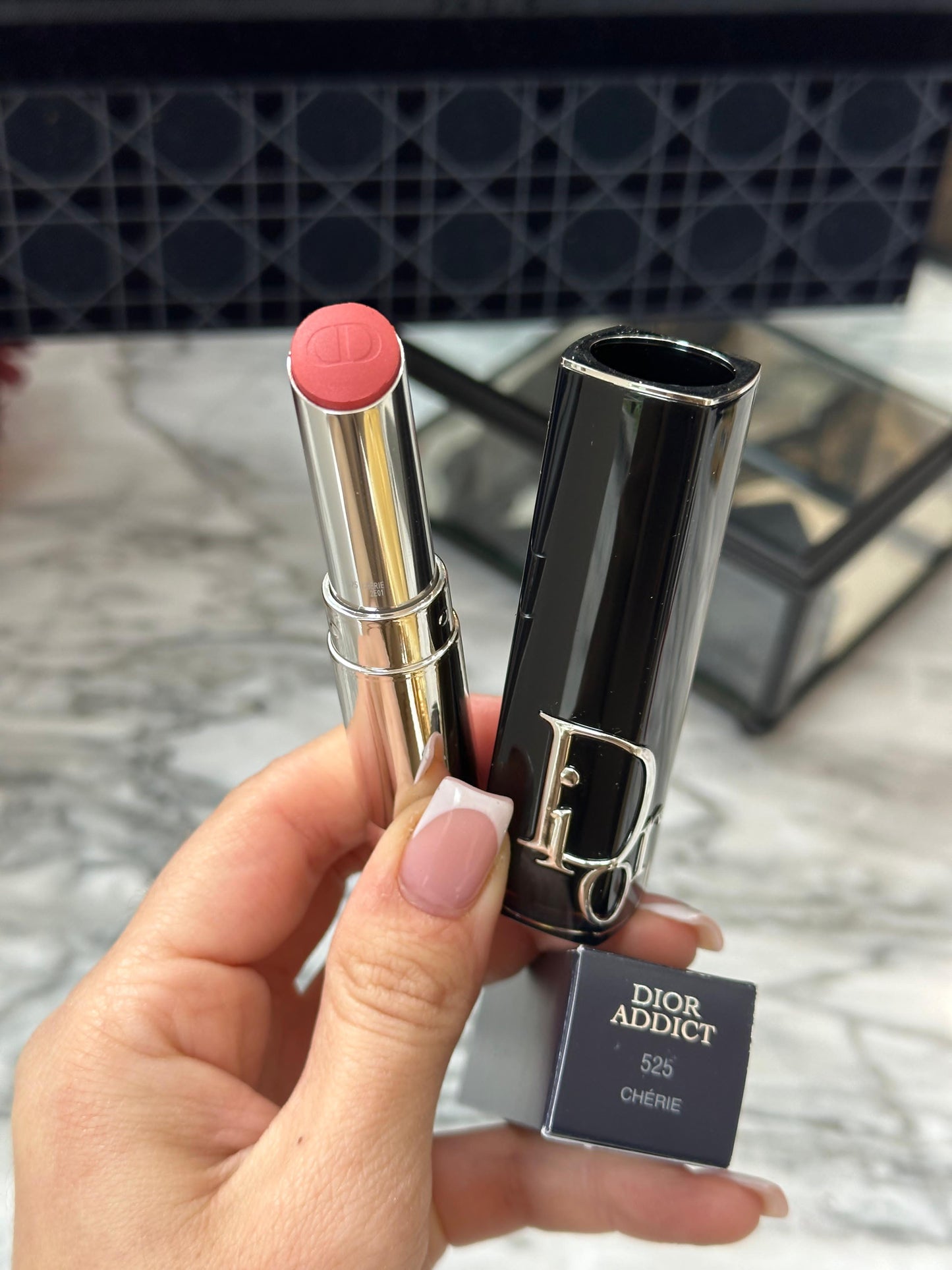 DIOR Addict
Hydrating Shine Lipstick
