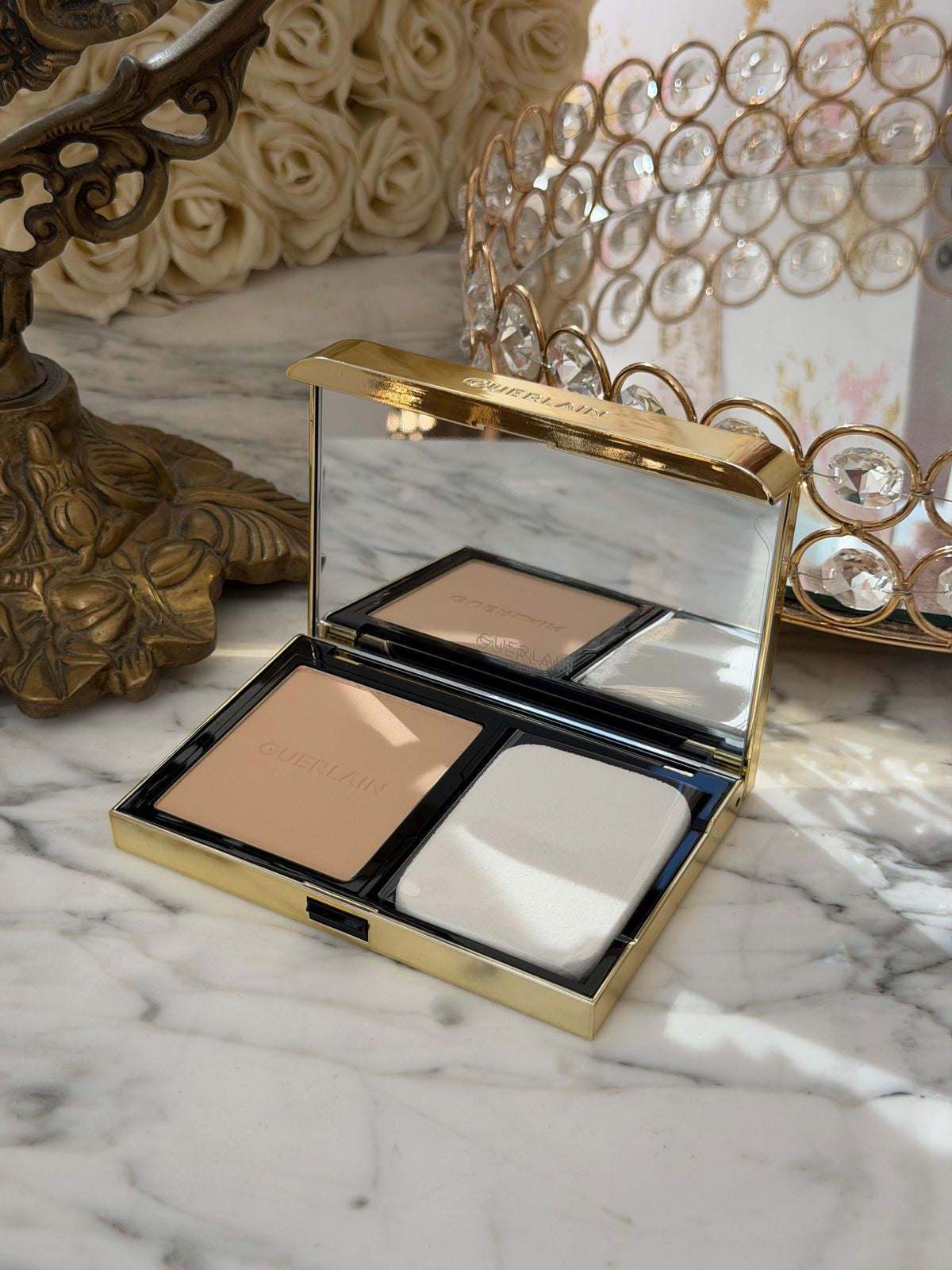 GUERLAIN Parure Gold Skin Control High Perfection Matte Compact Foundation (2N)
Rejuvenating Effect - 24H Wear - No-Transfer