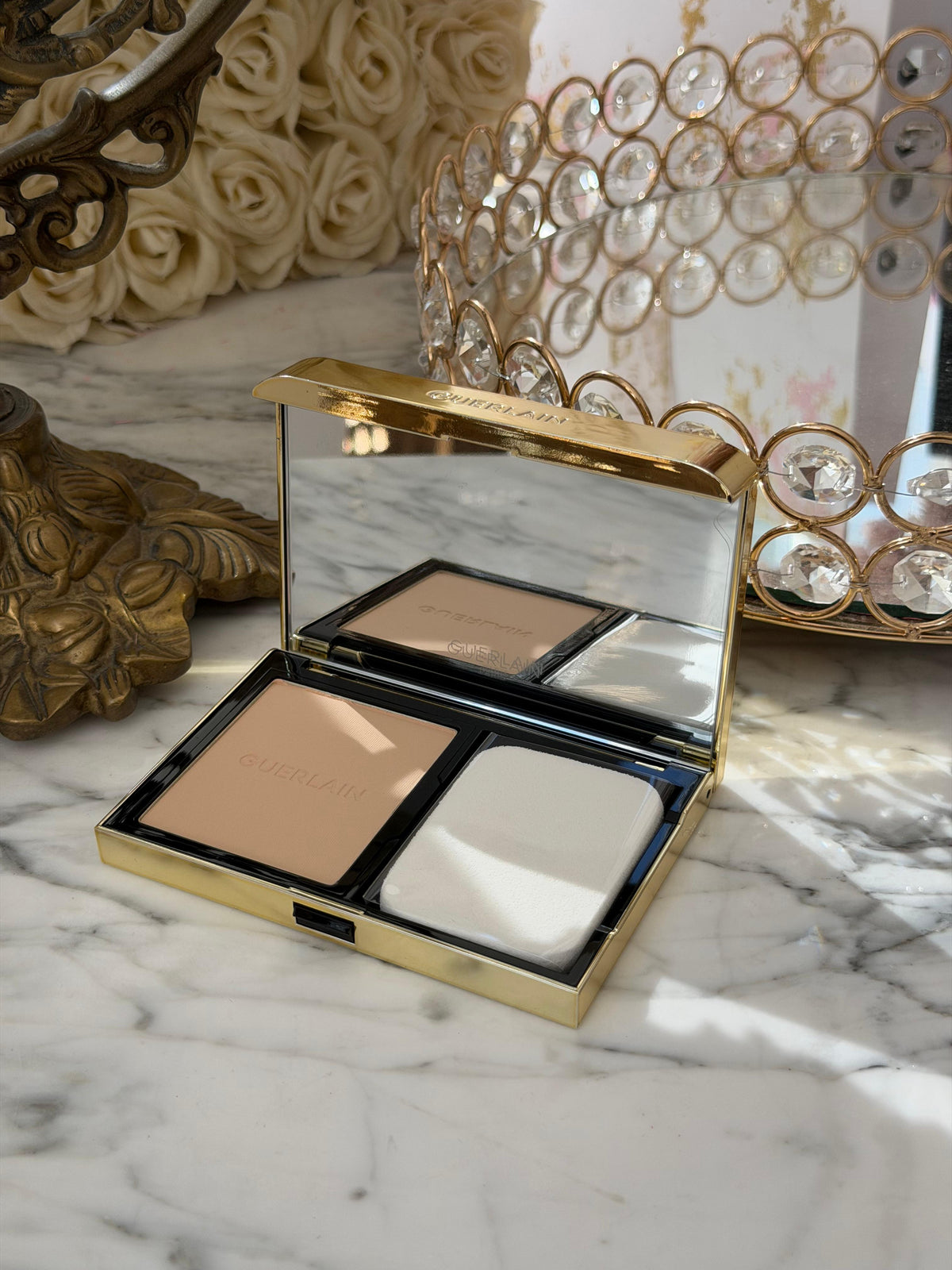 GUERLAIN Parure Gold Skin Control High Perfection Matte Compact Foundation (2N)
Rejuvenating Effect - 24H Wear - No-Transfer