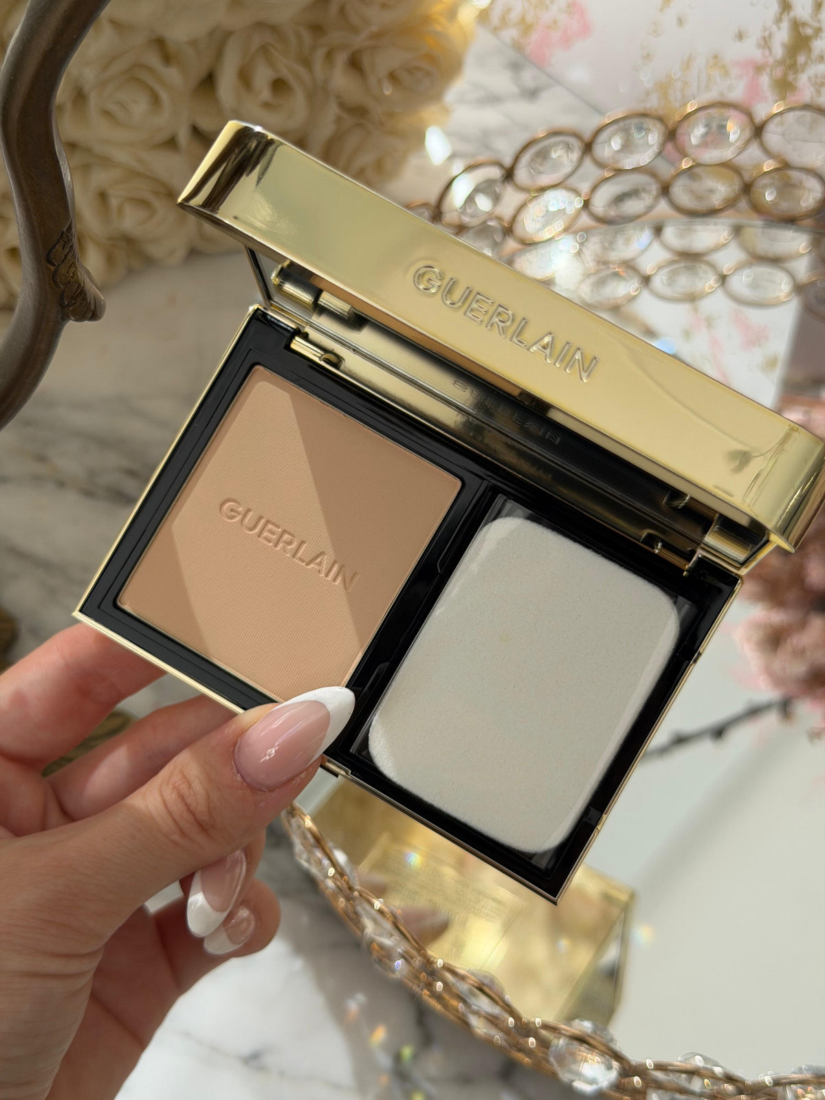GUERLAIN Parure Gold Skin Control High Perfection Matte Compact Foundation (2N)
Rejuvenating Effect - 24H Wear - No-Transfer