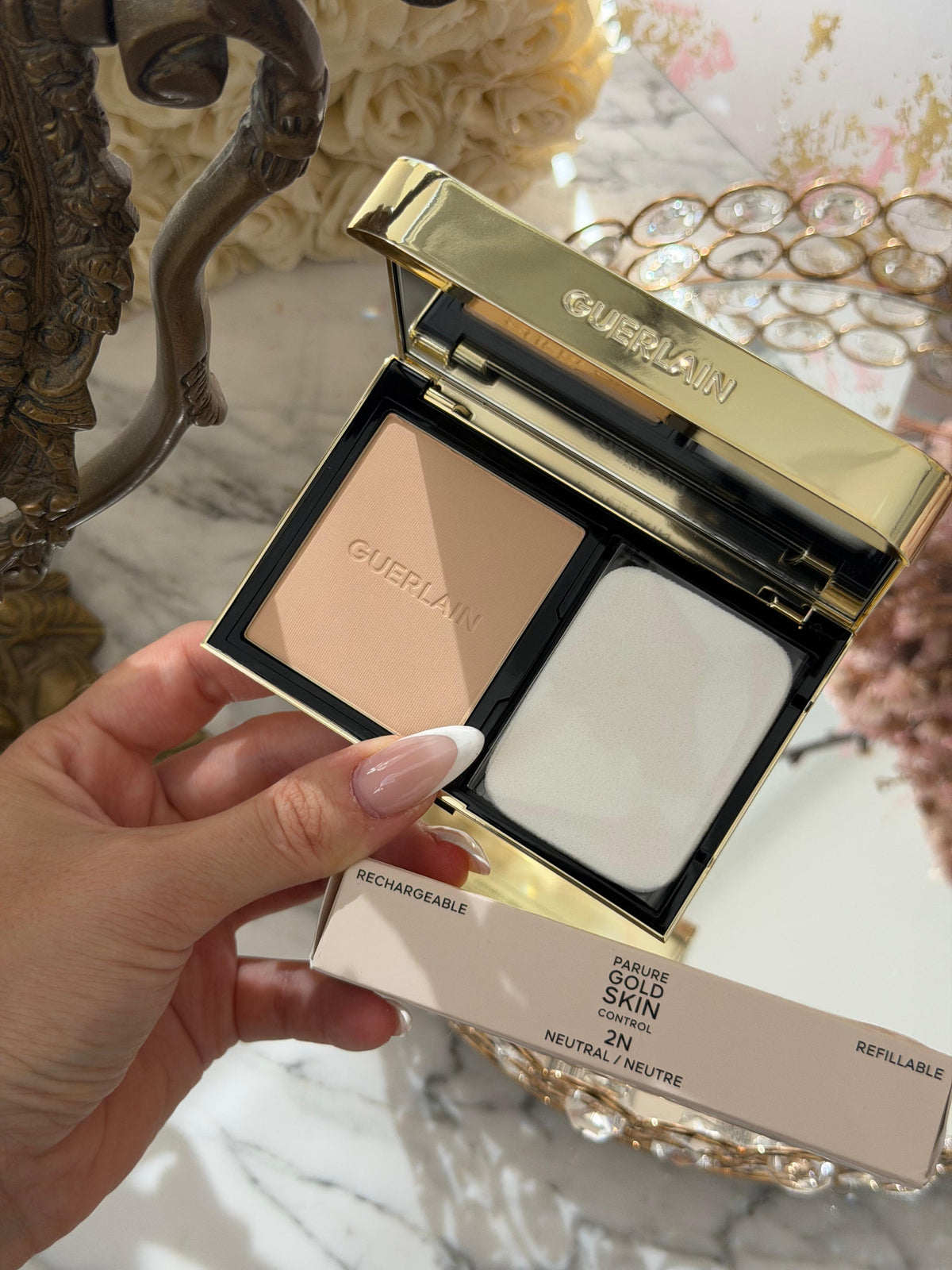 GUERLAIN Parure Gold Skin Control High Perfection Matte Compact Foundation (2N)
Rejuvenating Effect - 24H Wear - No-Transfer