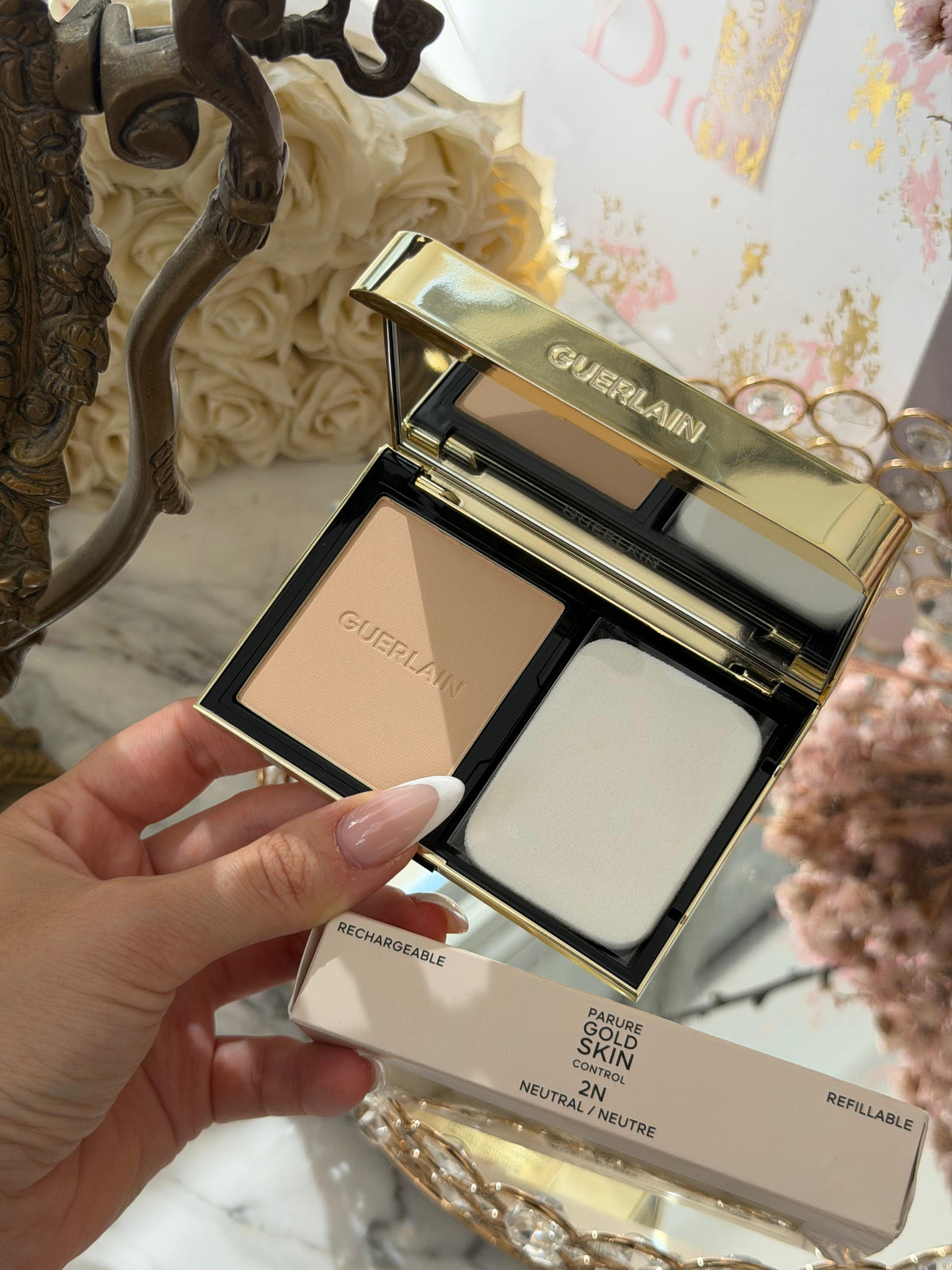 GUERLAIN Parure Gold Skin Control High Perfection Matte Compact Foundation (2N)
Rejuvenating Effect - 24H Wear - No-Transfer