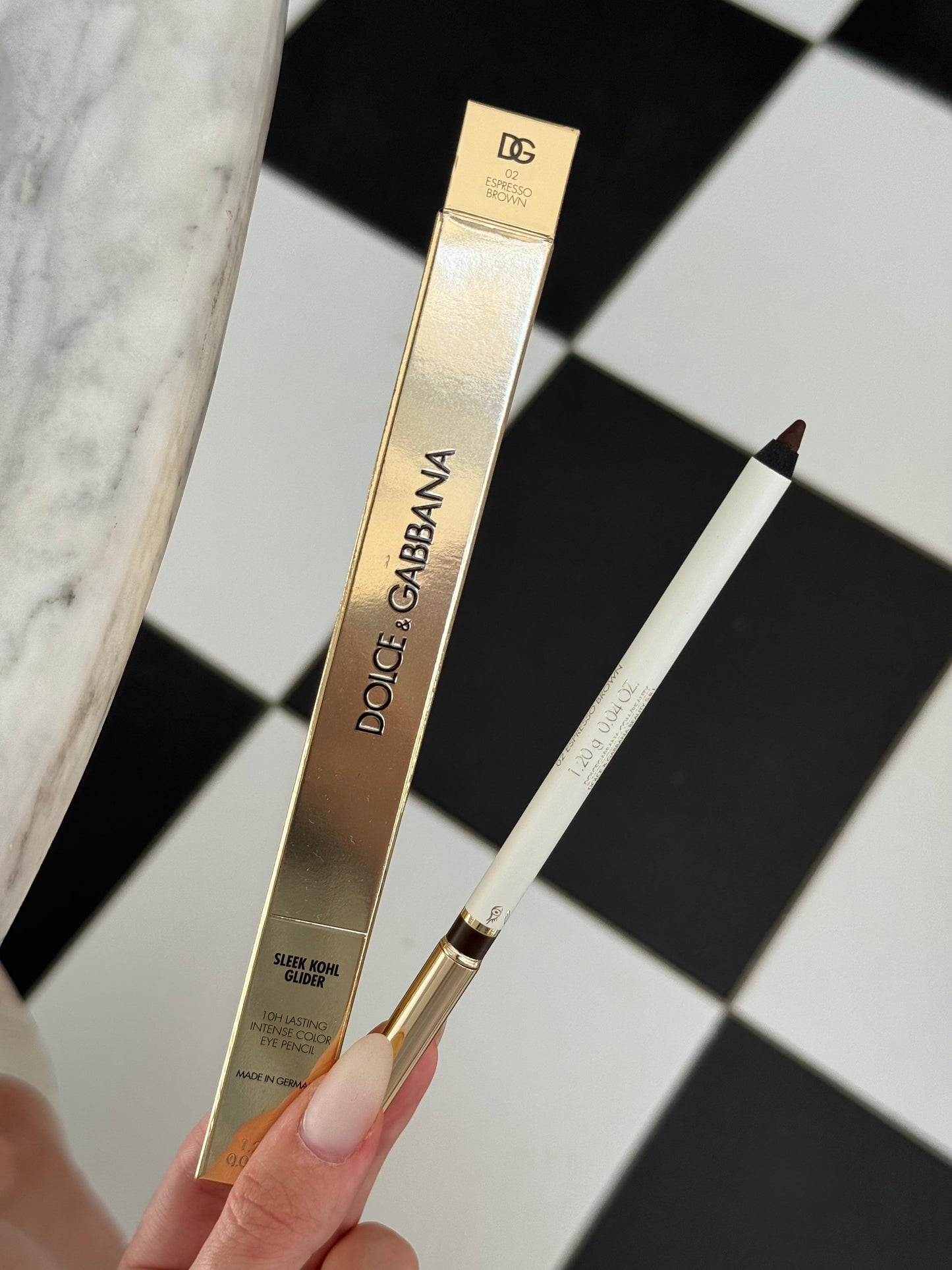 DOLCE&GABBANA Sleek Khol Glider 
10H Lasting Intense Color Eye Pencil