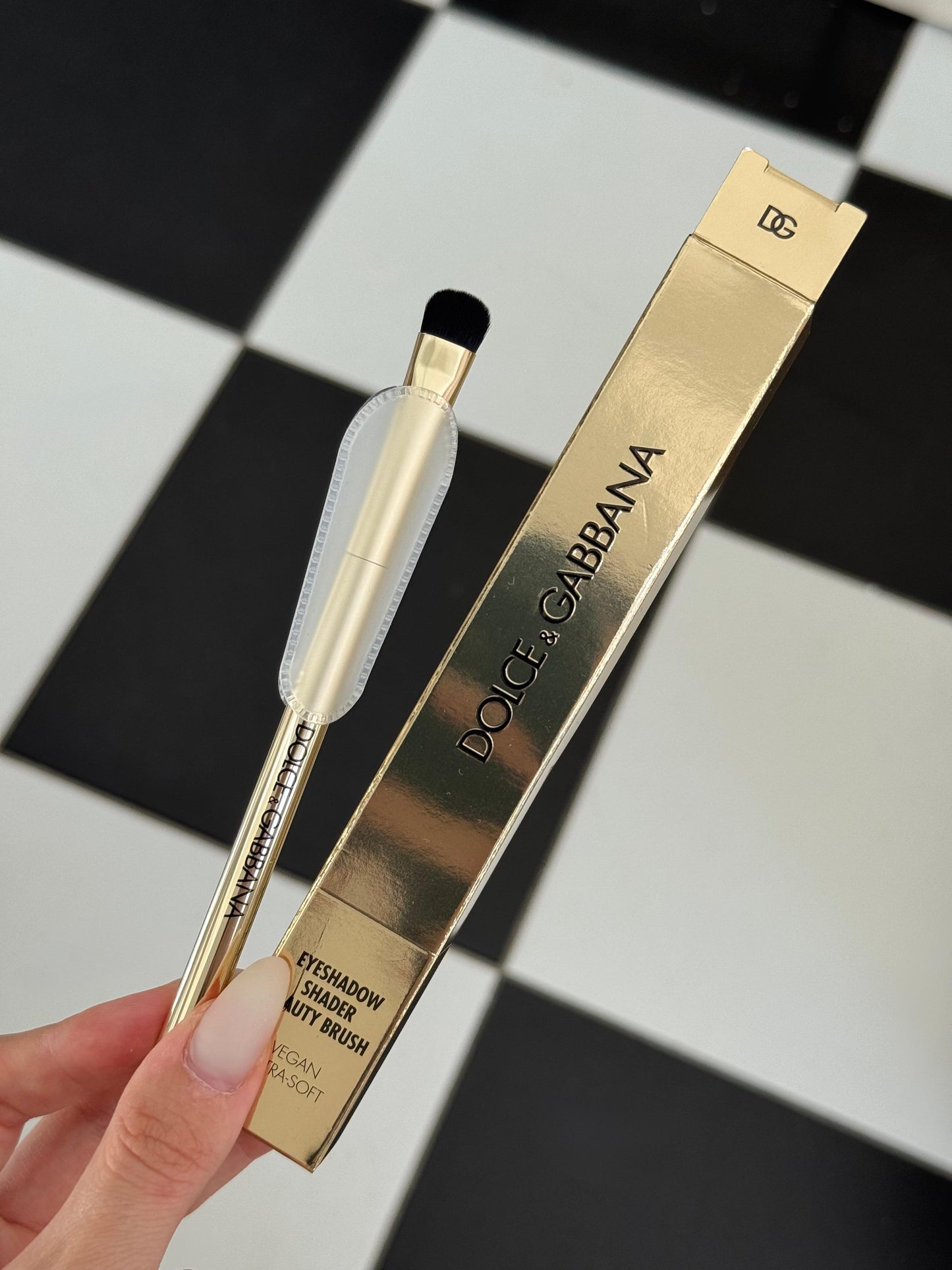 DOLCE&GABBANA Eyeshadow Shader Beauty Brush
Vegan - Ultra-Soft