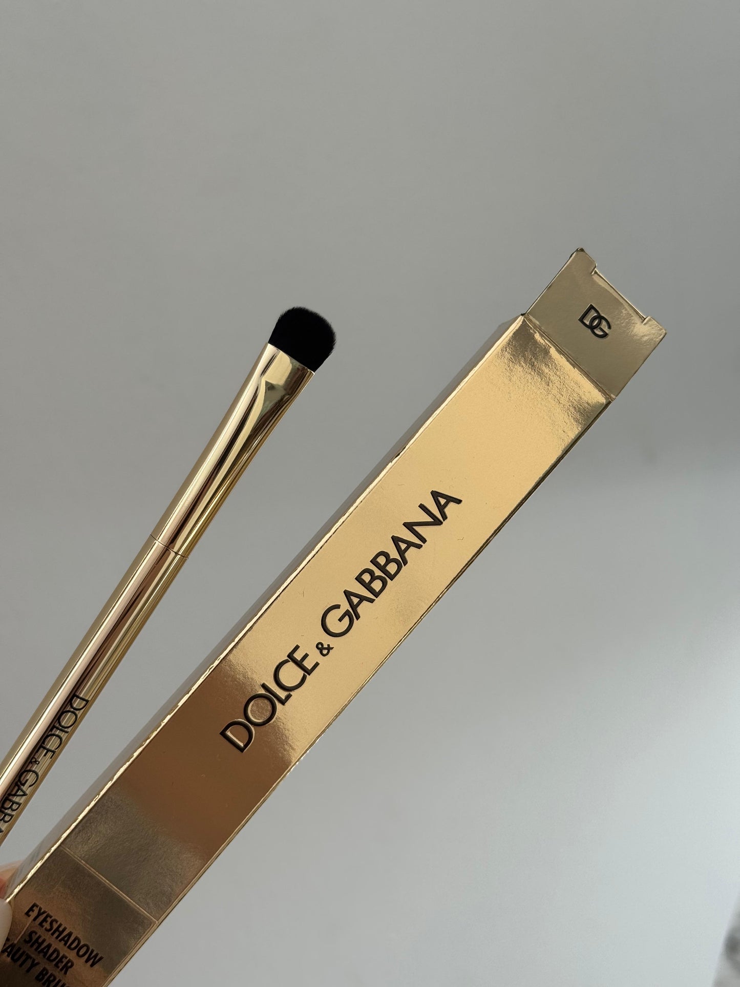 DOLCE&GABBANA Eyeshadow Shader Beauty Brush
Vegan - Ultra-Soft