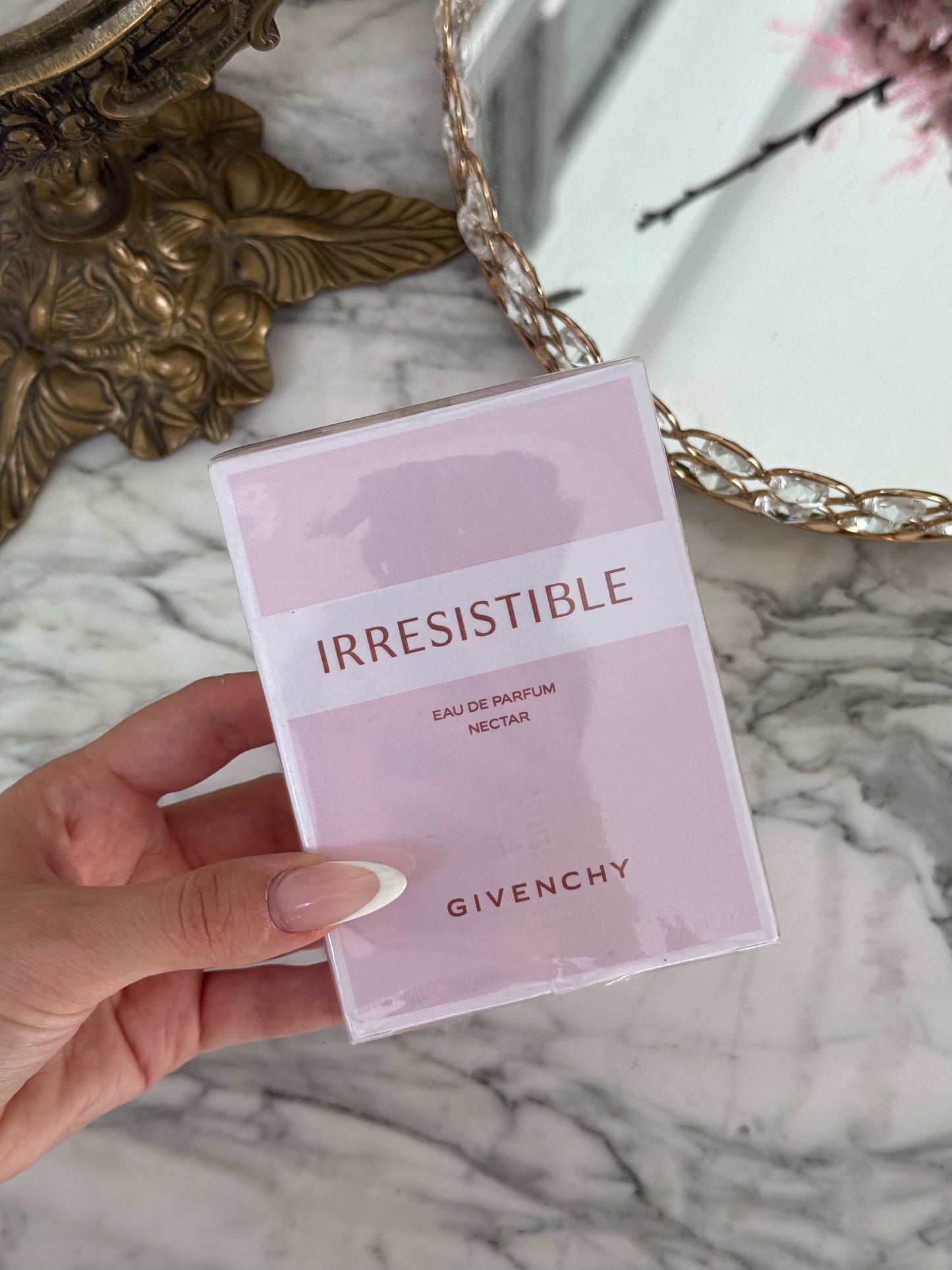 GIVENCHY Irresistible Nectar
Eau de Parfum
Floral, Gourmand
