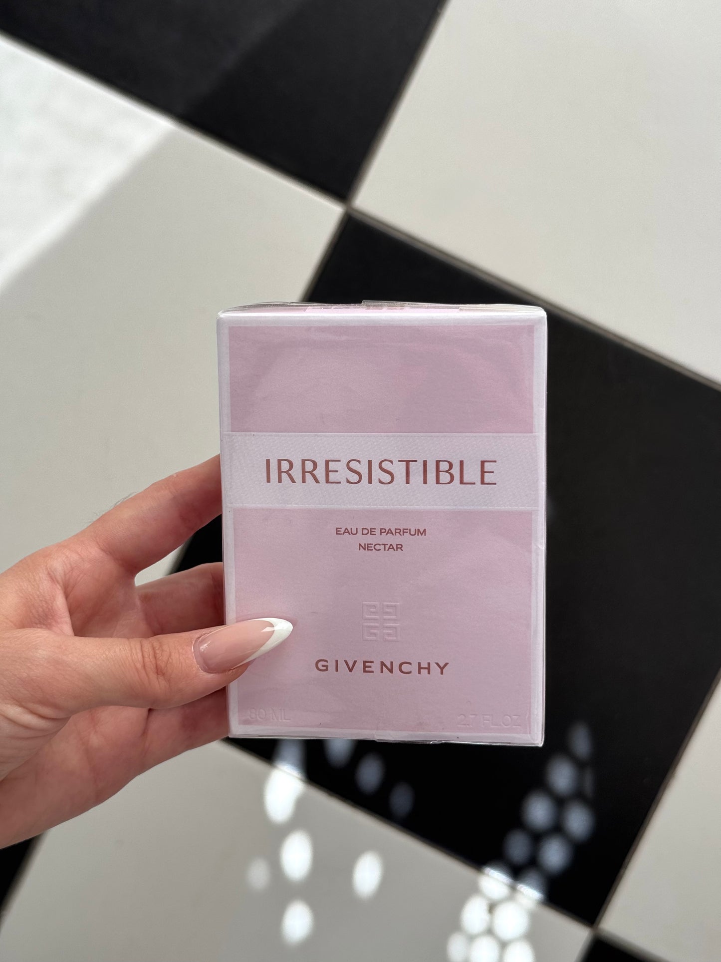GIVENCHY Irresistible Nectar
Eau de Parfum
Floral, Gourmand
