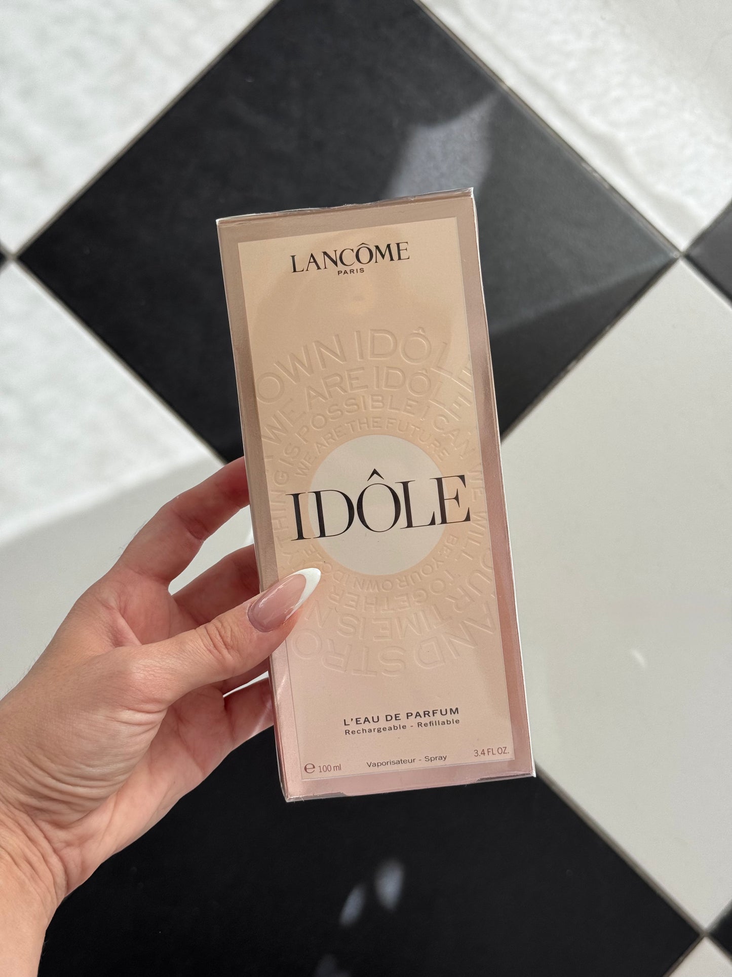 LANCOME Idole L’Eau De Parfum
Clean, Fresh, & Floral