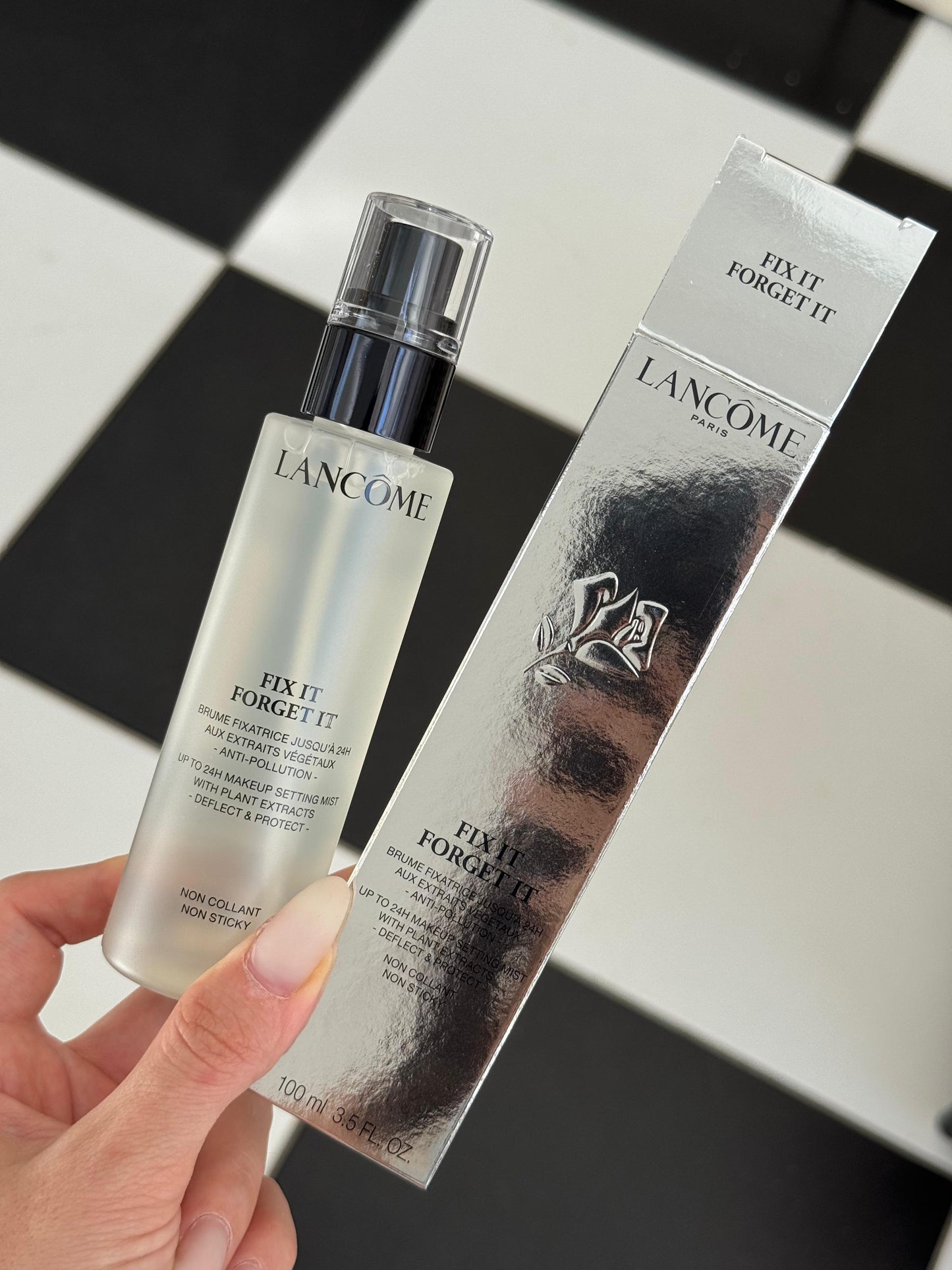 LANCÔME Fix It Forget It Makeup Setting Spray
Hydrating & 24H Makeup Extending