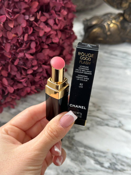 CHANEL Rouge Coco Flash (82)
Hydrating Vibrant Shine Lipstick