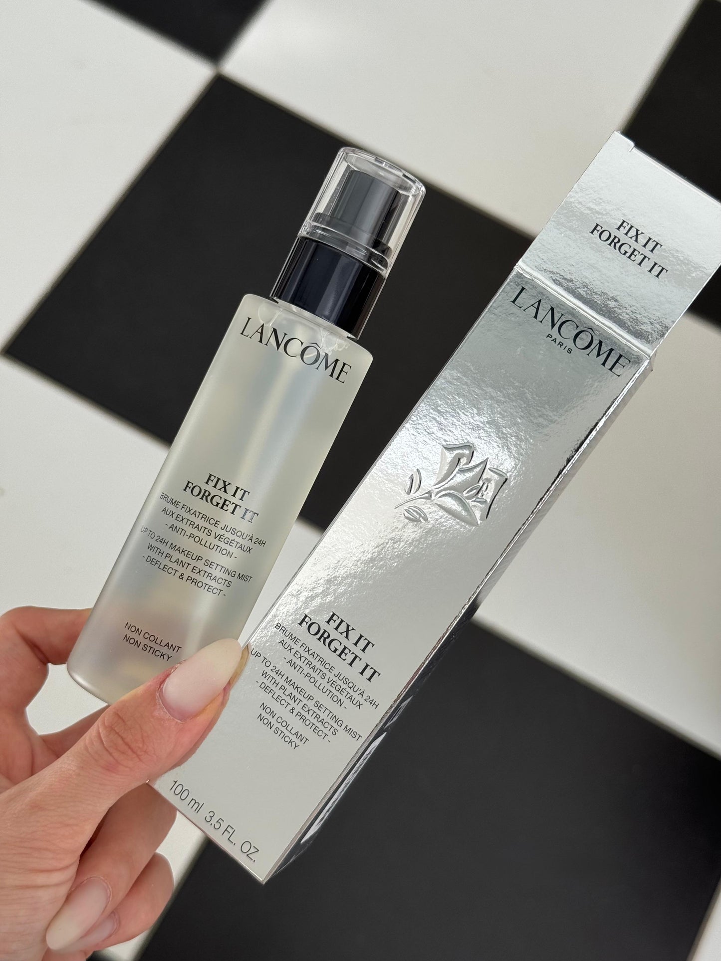 LANCÔME Fix It Forget It Makeup Setting Spray
Hydrating & 24H Makeup Extending