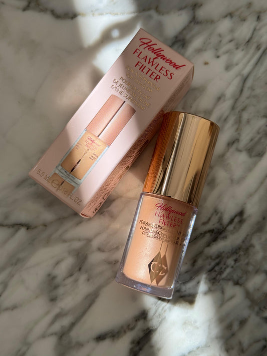 CHARLOTTE TILBURY Hollywood Flawless Filter For A Superstar Youth Glow Foundation