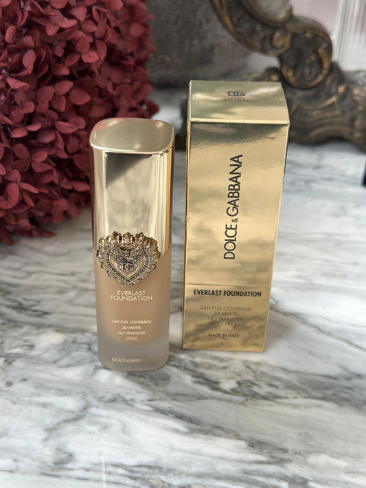 DOLCE & GABBANA Everlast Foundation
24H Full Coverage, 3D Matte, No Transfer SPF20