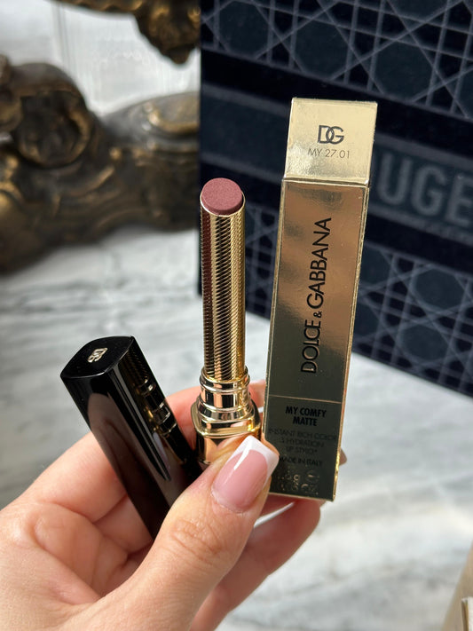 DOLCE&GABBANA My Comfy Matte Lipstick - My 27.01
Instant Rich Color & Hydration Lip Stylo