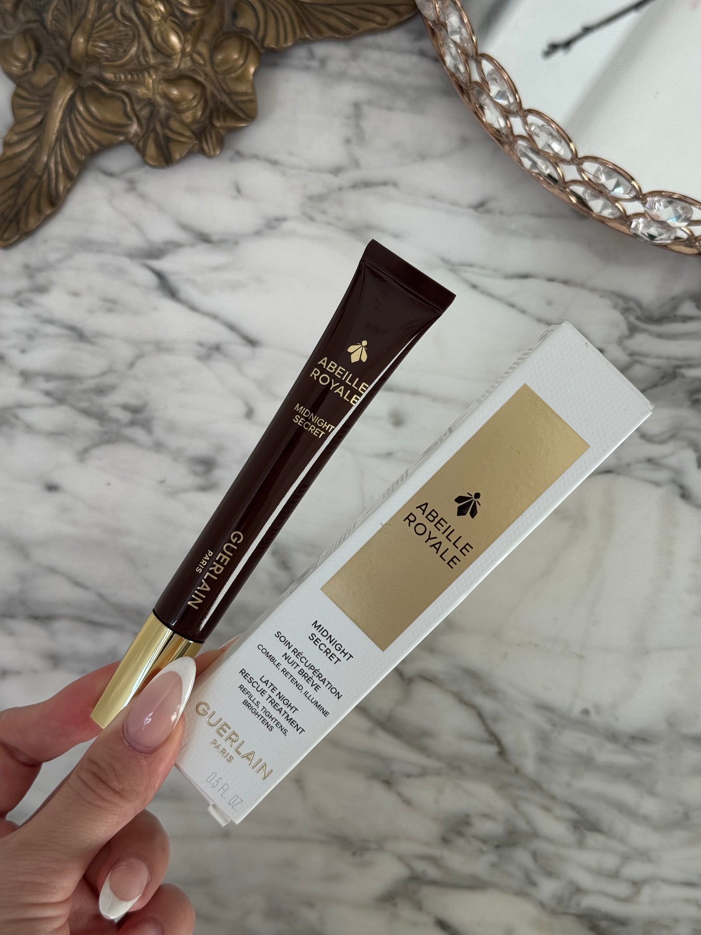 GUERLAIN Abeille Royale
Midnight Secret Rescue Treatment
Refills, Tightens, Brightens
All Skin Types, Even Sensitive
