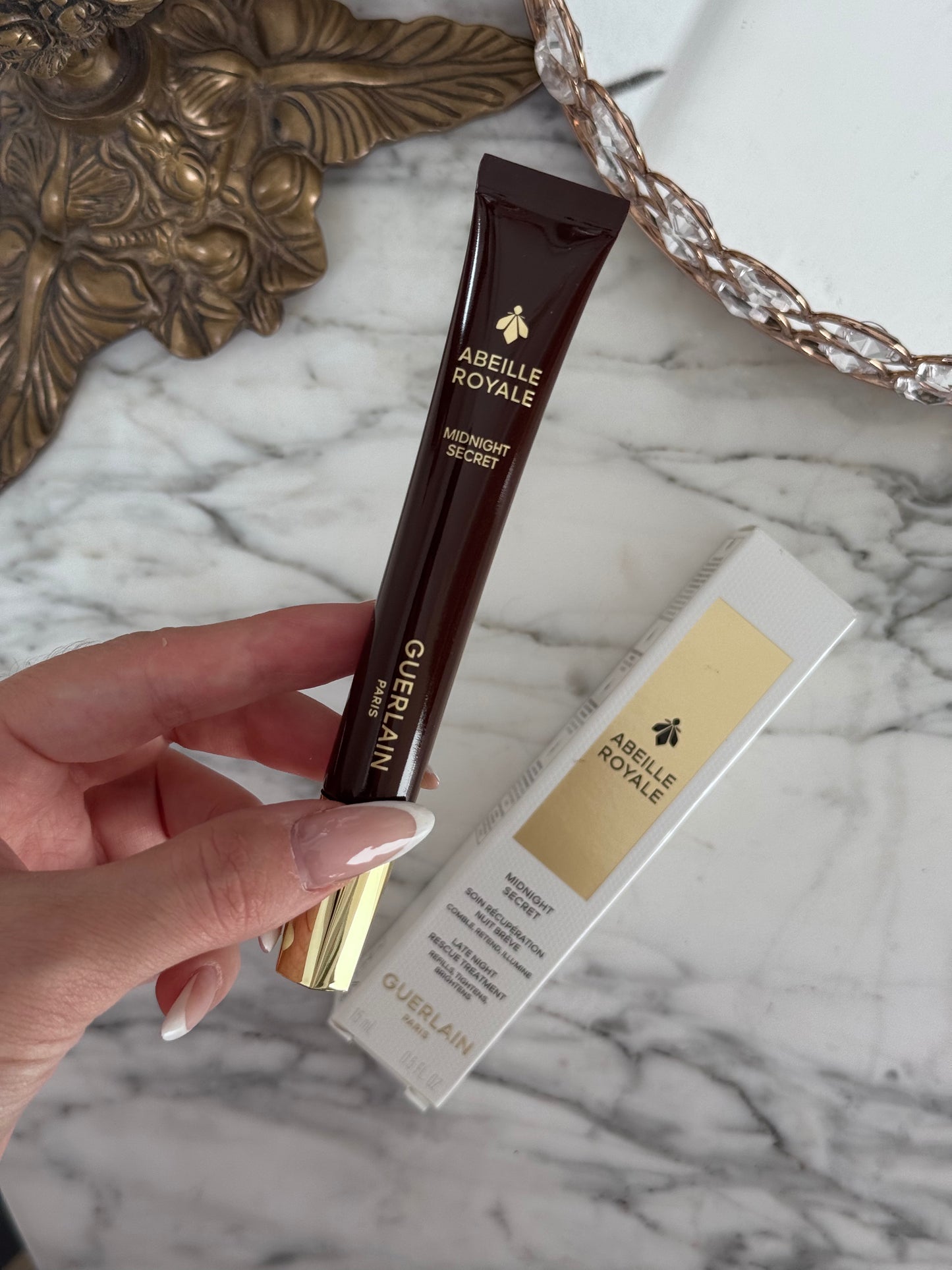 GUERLAIN Abeille Royale
Midnight Secret Rescue Treatment
Refills, Tightens, Brightens
All Skin Types, Even Sensitive