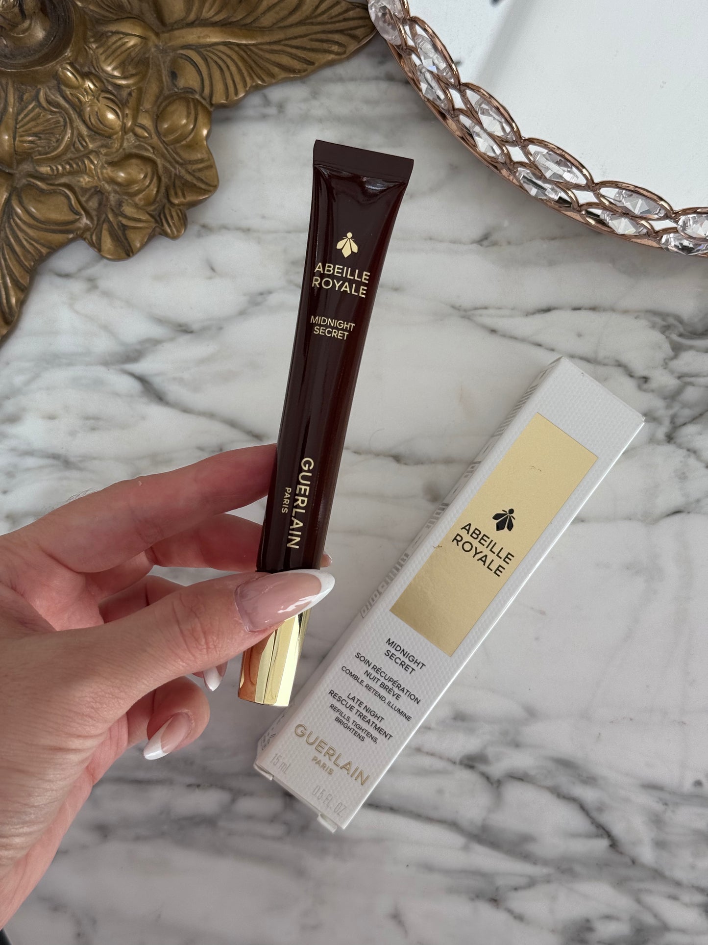 GUERLAIN Abeille Royale
Midnight Secret Rescue Treatment
Refills, Tightens, Brightens
All Skin Types, Even Sensitive