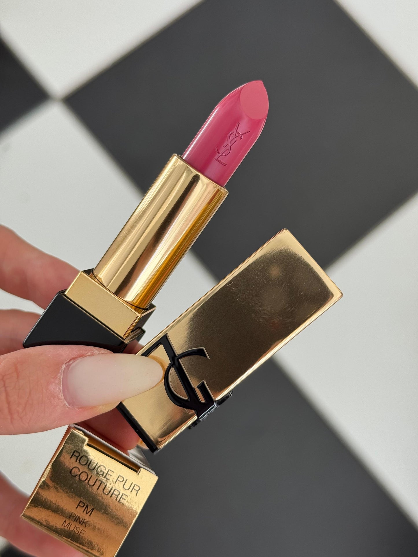YSL Rouge Pur Couture Satin Colour Lipstick (PM) 
Long-Lasting Comfort Smoothing Lip Care